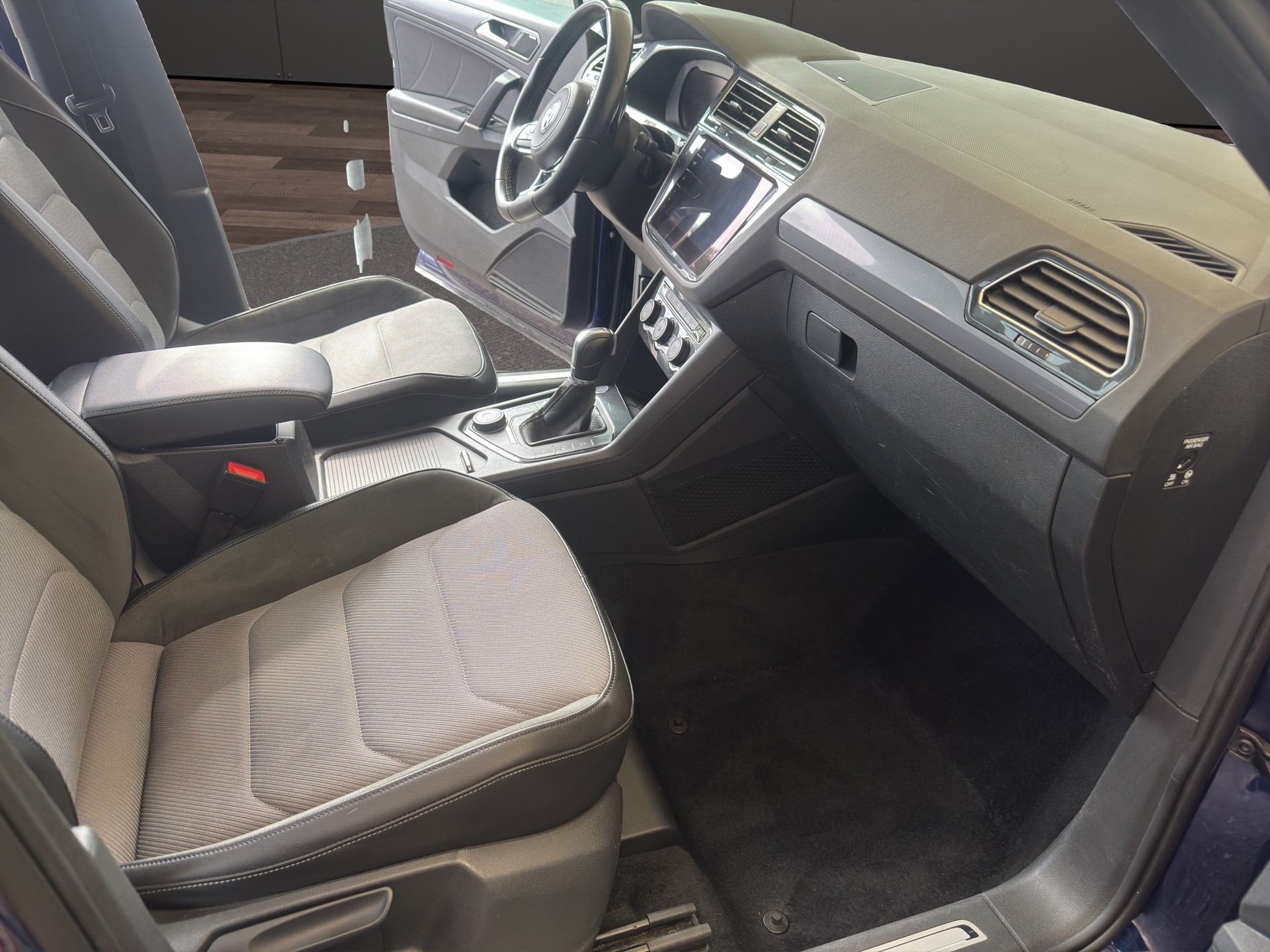 VW Tiguan 2.0 TDI SCR R-Line Highline 4Motion DSG-image-20
