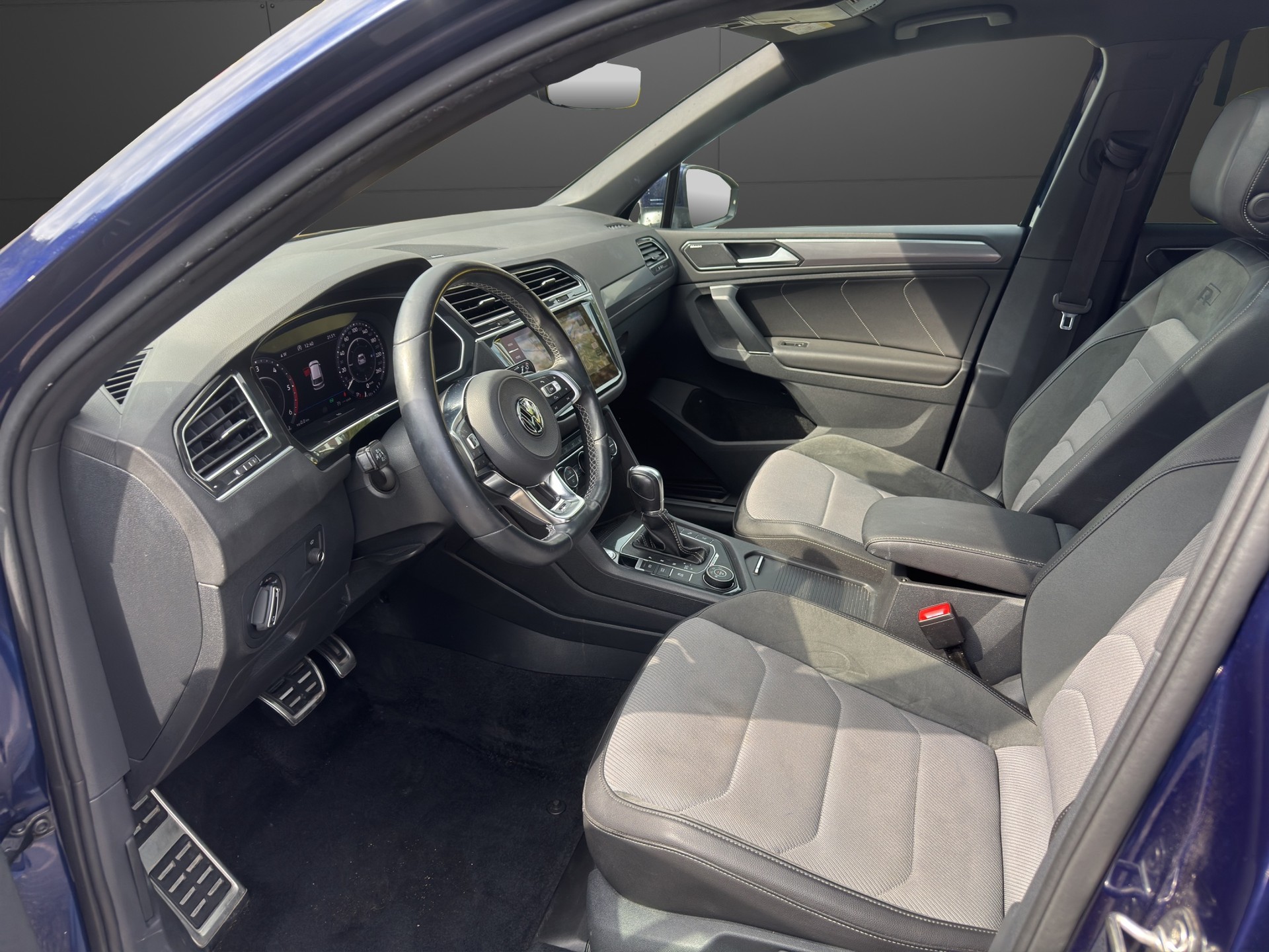 VW Tiguan 2.0 TDI SCR R-Line Highline 4Motion DSG-image-15
