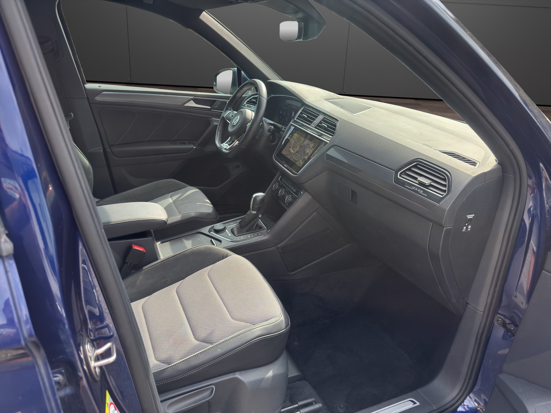 VW Tiguan 2.0 TDI SCR R-Line Highline 4Motion DSG-image-13