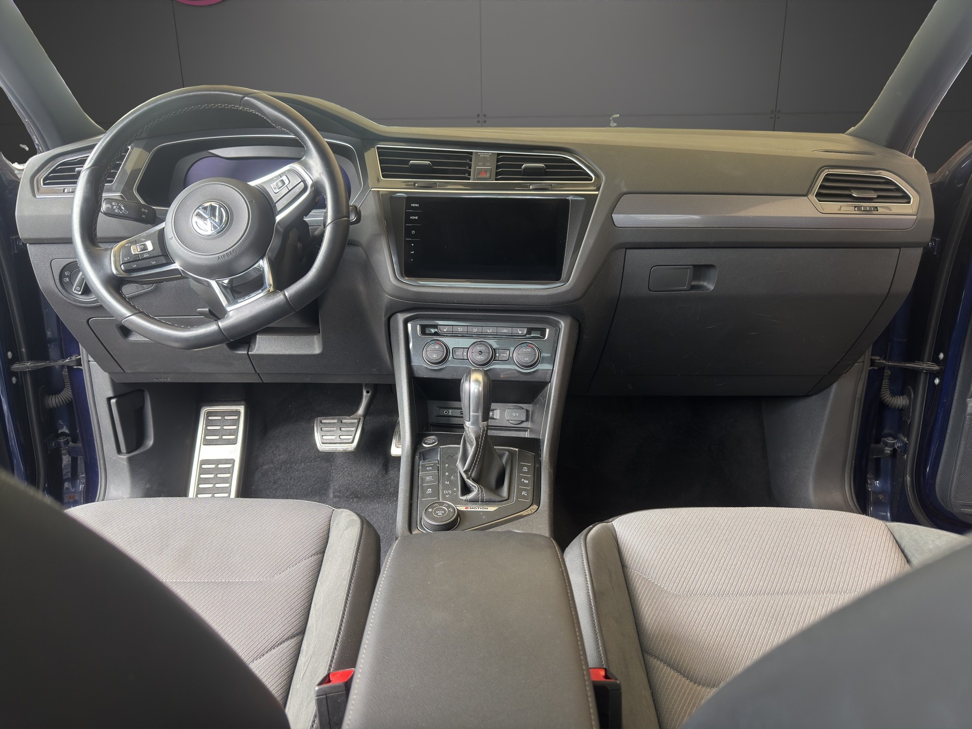 VW Tiguan 2.0 TDI SCR R-Line Highline 4Motion DSG-image-25