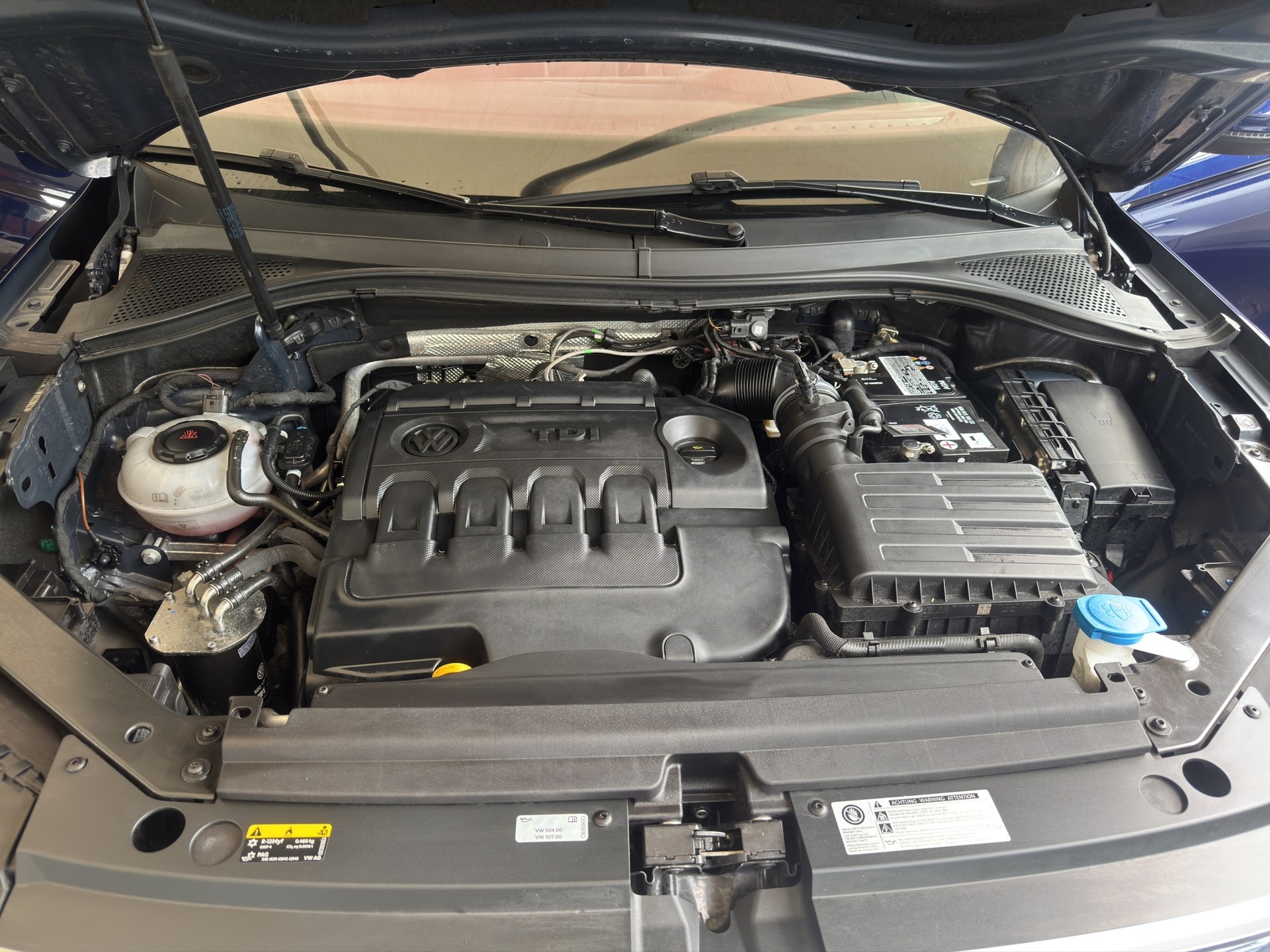 VW Tiguan 2.0 TDI SCR R-Line Highline 4Motion DSG-image-22
