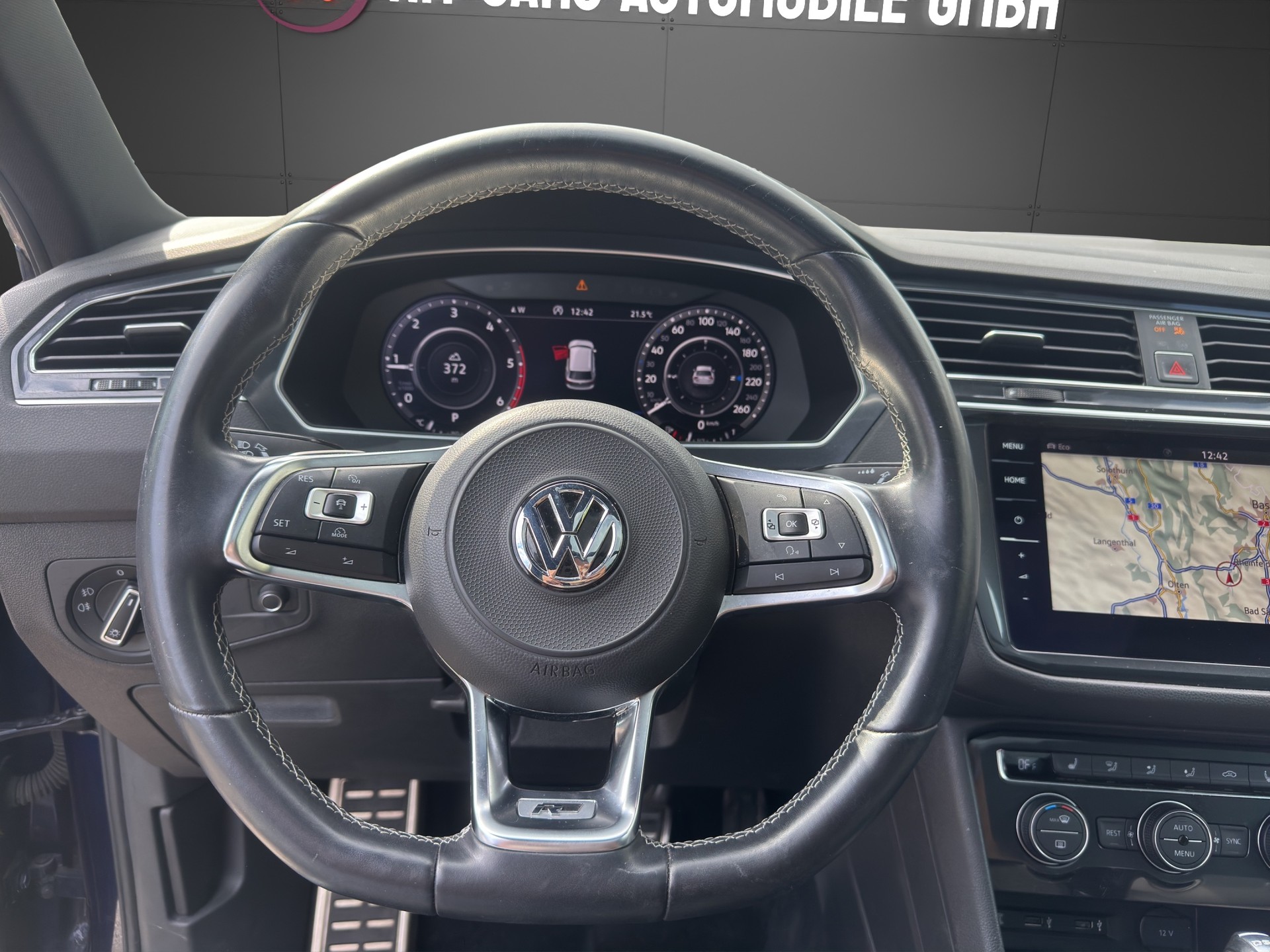 VW Tiguan 2.0 TDI SCR R-Line Highline 4Motion DSG-image-8