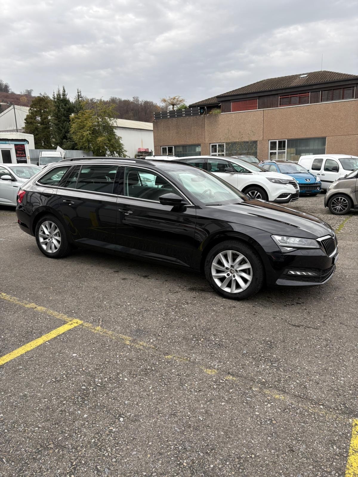 SKODA Superb Combi 2.0 TDi Ambition 4x4 DSG-image-3
