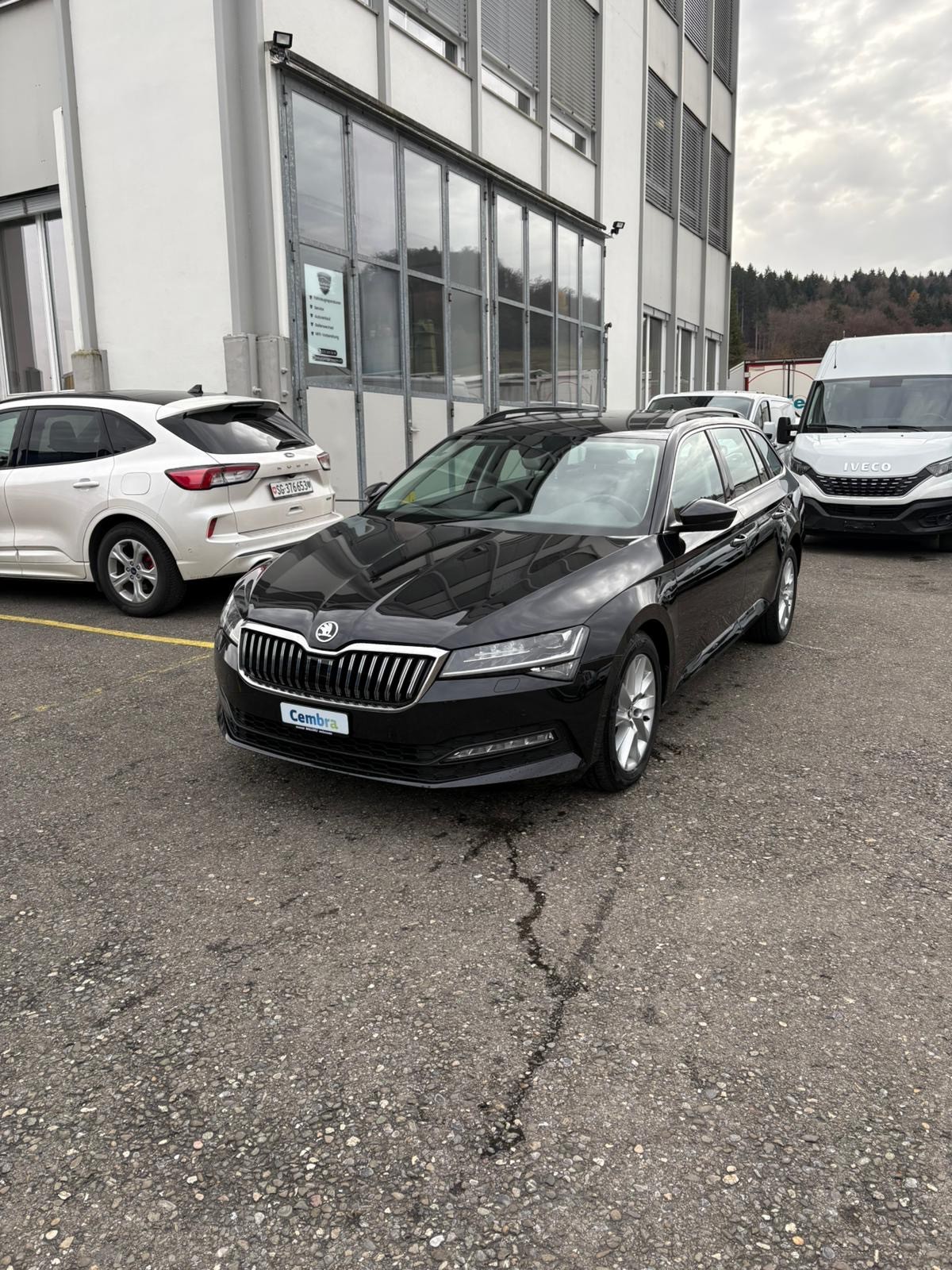 SKODA Superb Combi 2.0 TDi Ambition 4x4 DSG-image-0