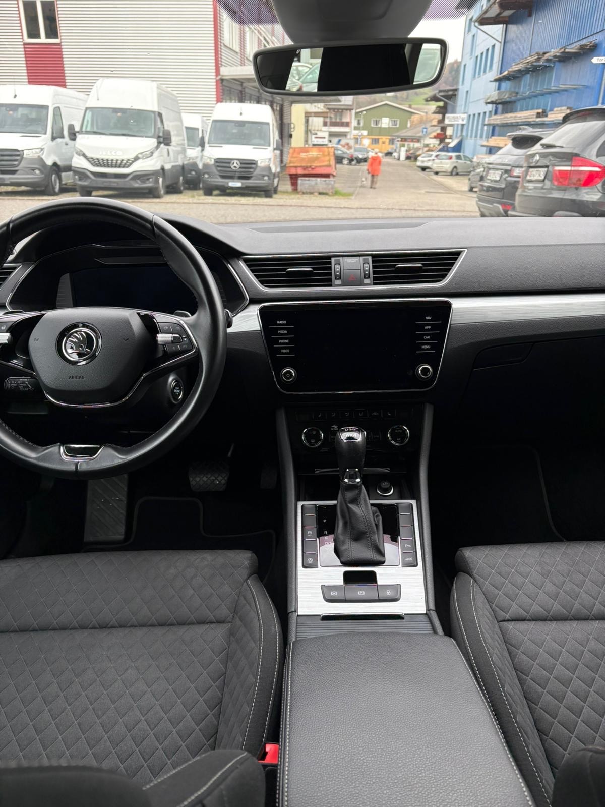SKODA Superb Combi 2.0 TDi Ambition 4x4 DSG-image-6