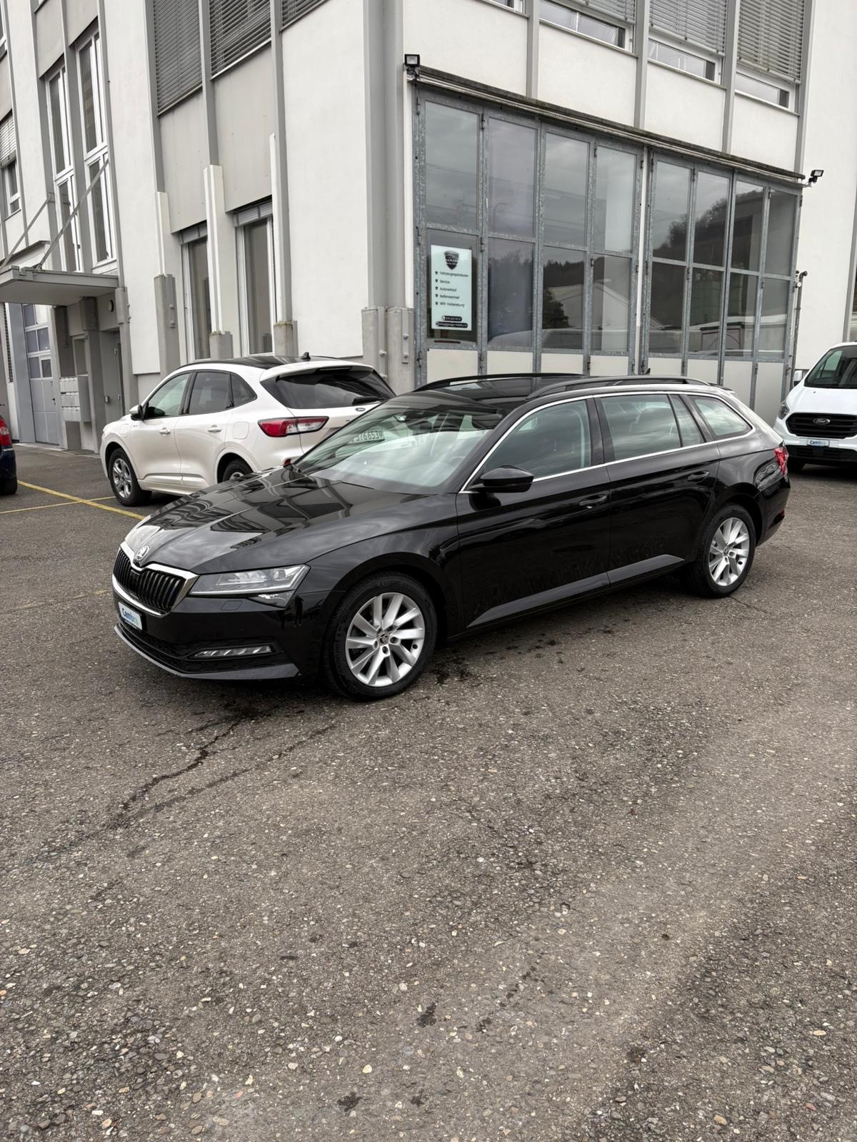 SKODA Superb Combi 2.0 TDi Ambition 4x4 DSG-image-1