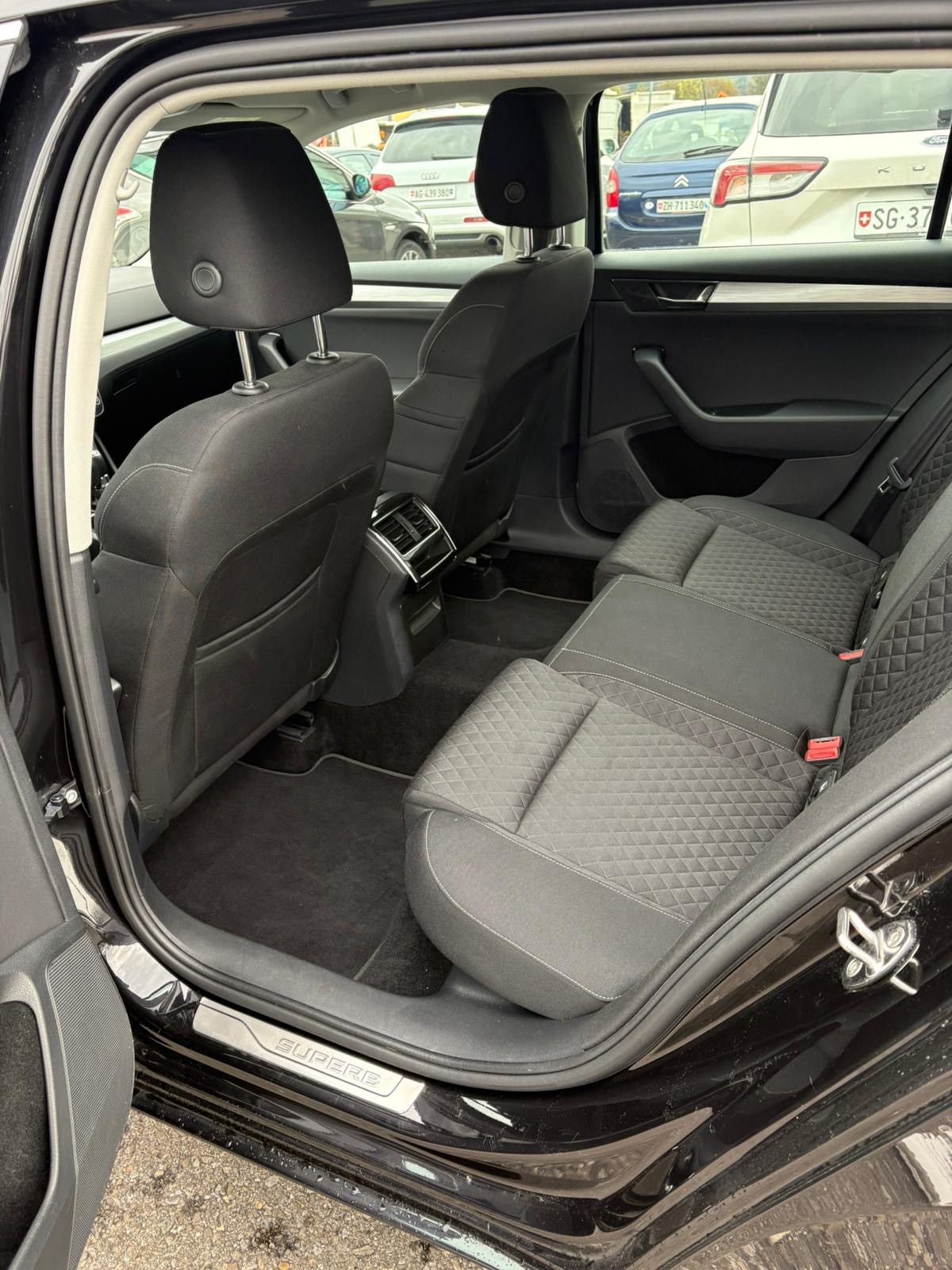 SKODA Superb Combi 2.0 TDi Ambition 4x4 DSG-image-5