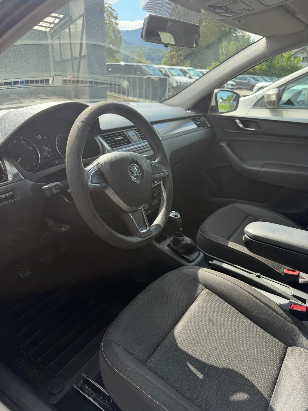 SKODA 1.2 TSI Active-image-3