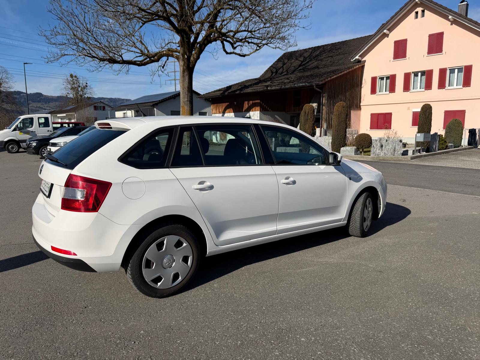 SKODA 1.2 TSI Active-image-1