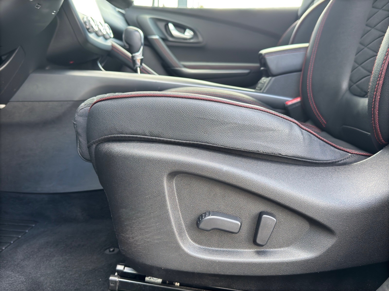 RENAULT Kadjar 1.3 16V Turbo Black Edition EDC-image-16
