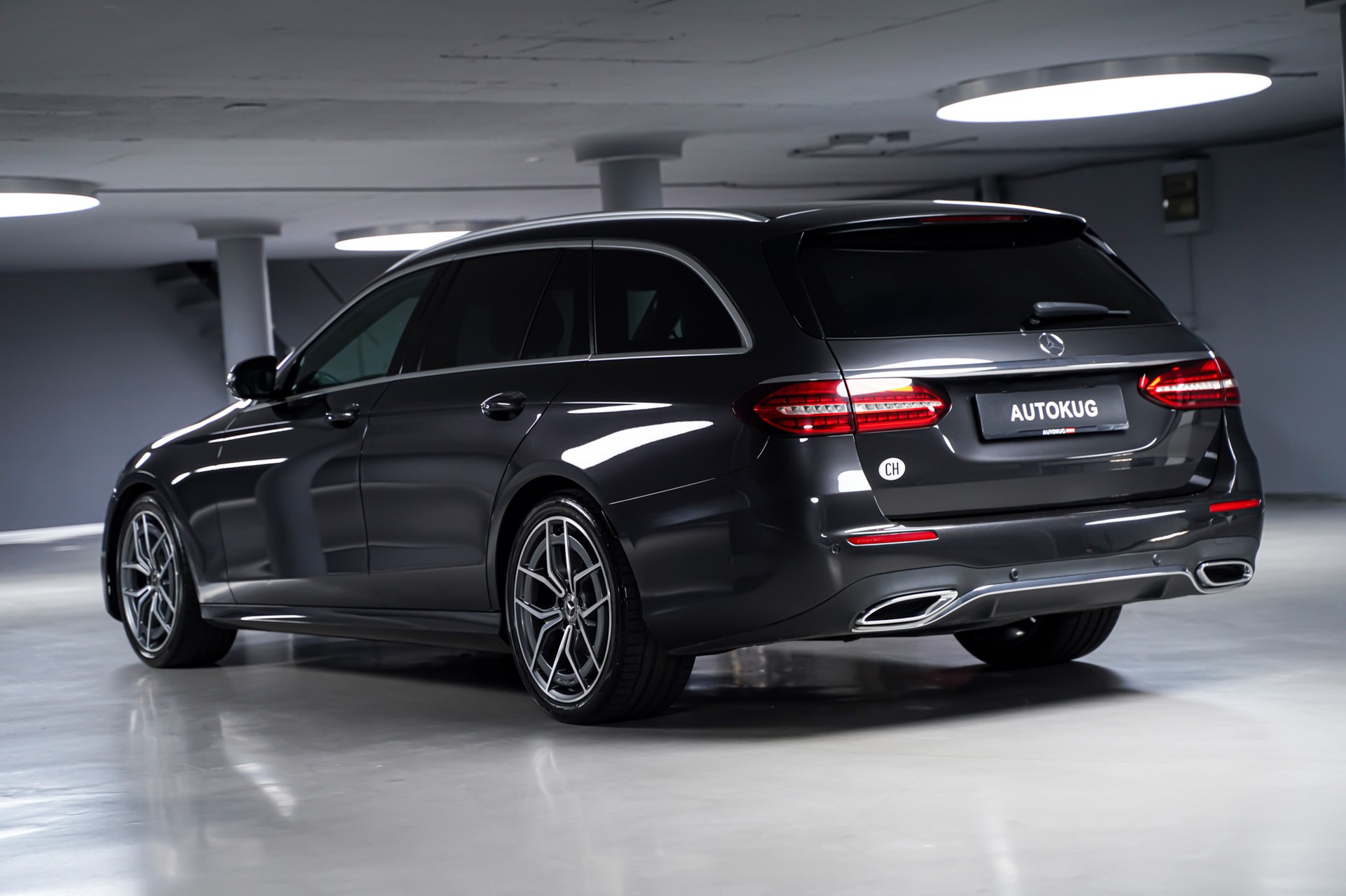 MERCEDES-BENZ E 220 d T 4Matic AMG Line 9G-Tronic-image-6