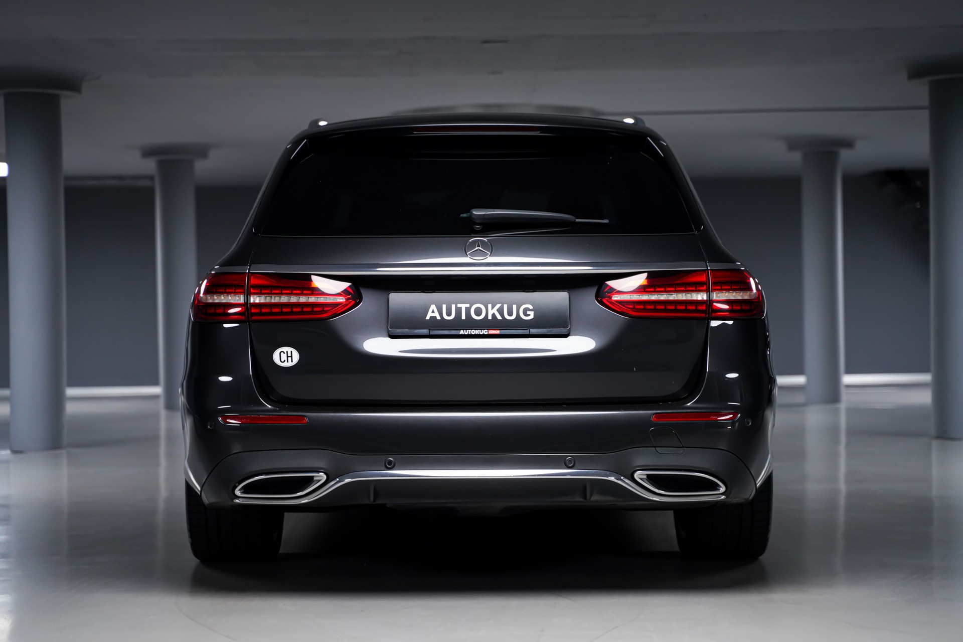 MERCEDES-BENZ E 220 d T 4Matic AMG Line 9G-Tronic-image-5