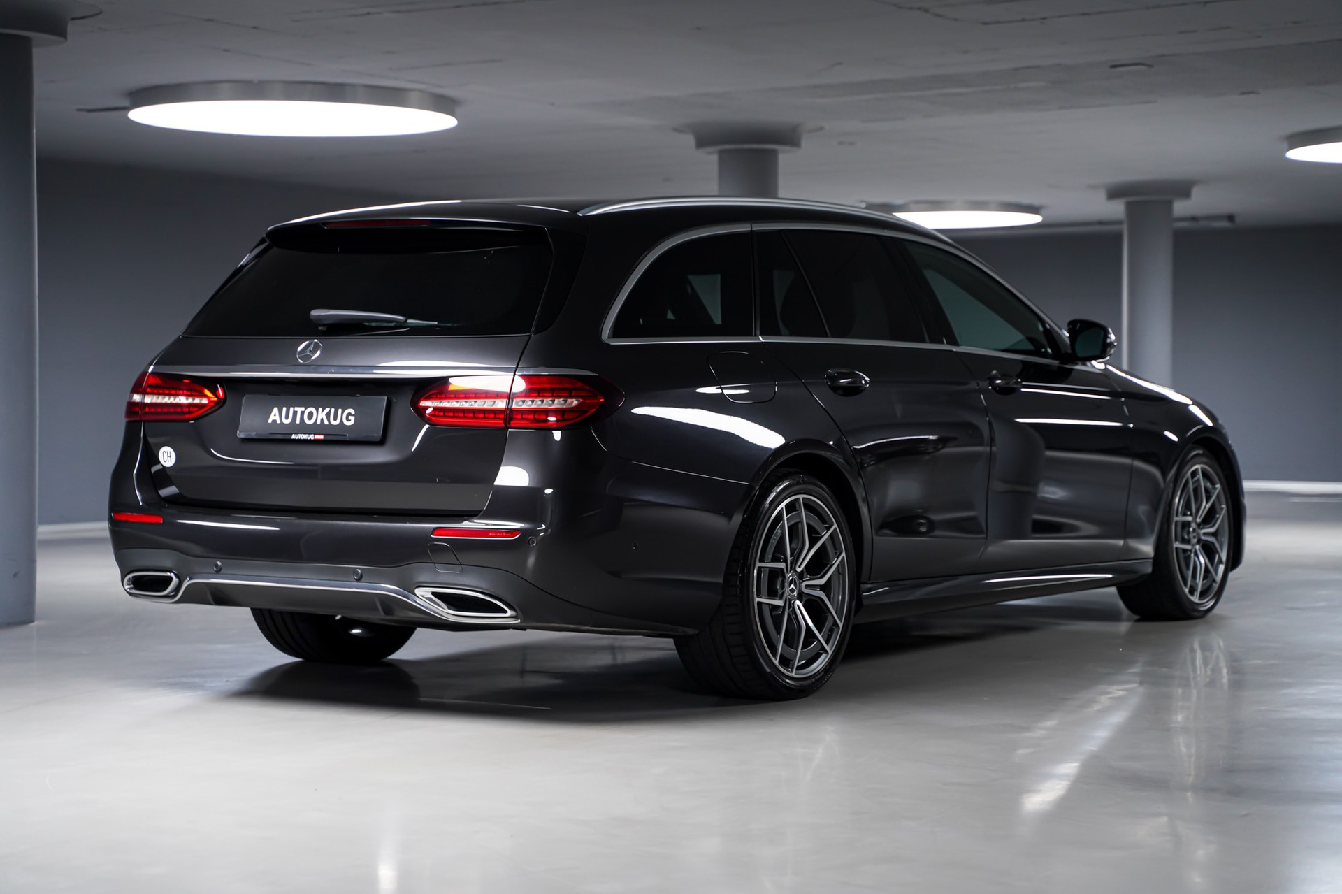 MERCEDES-BENZ E 220 d T 4Matic AMG Line 9G-Tronic-image-4