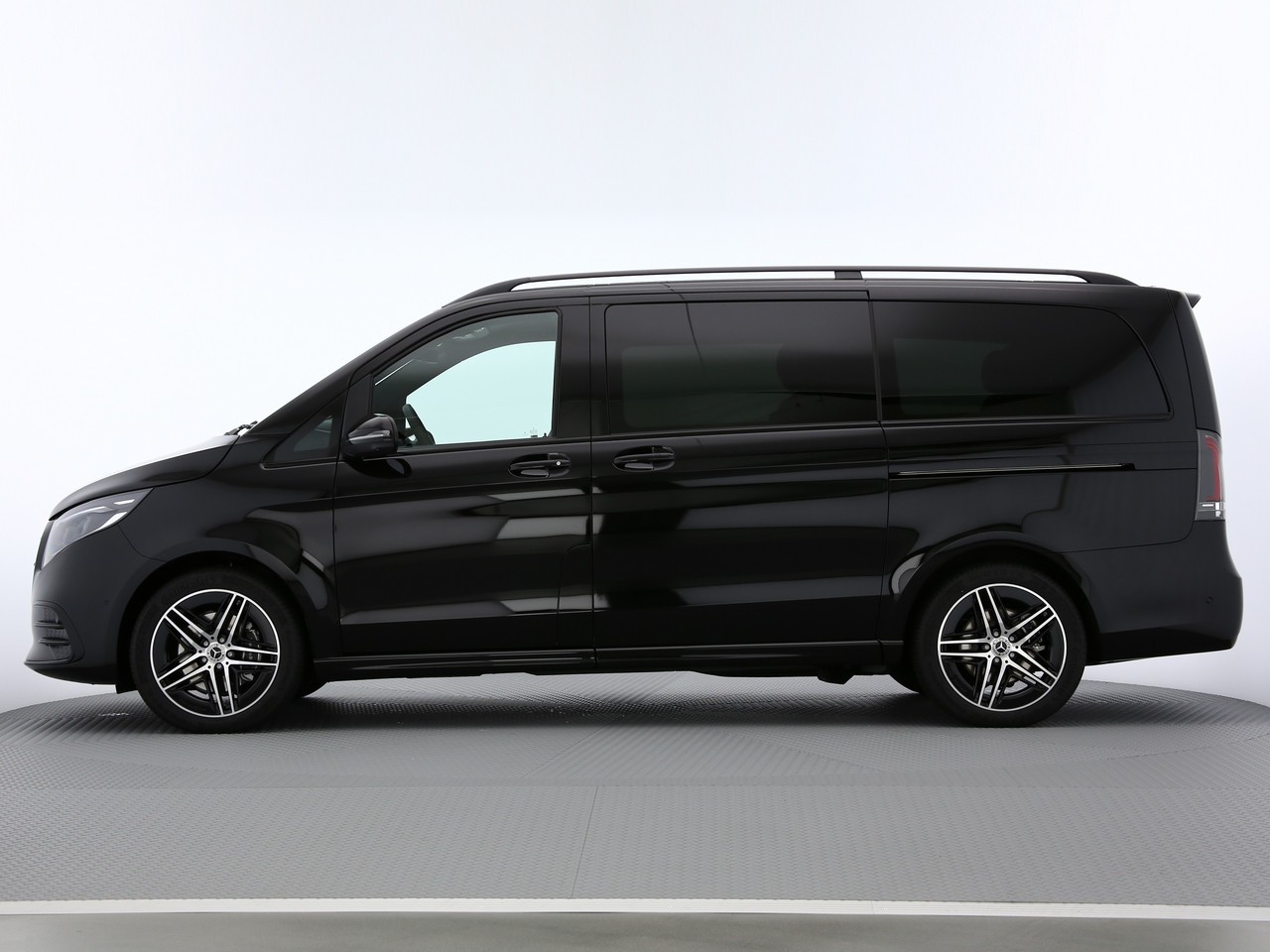 MERCEDES-BENZ V 300 d lang 4Matic Swiss Edition 9G-Tronic-image-1