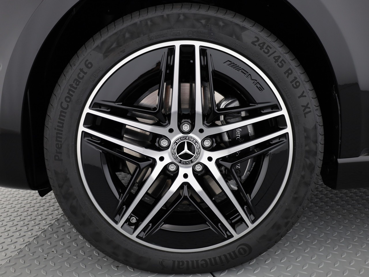 MERCEDES-BENZ V 300 d lang 4Matic Swiss Edition 9G-Tronic-image-6