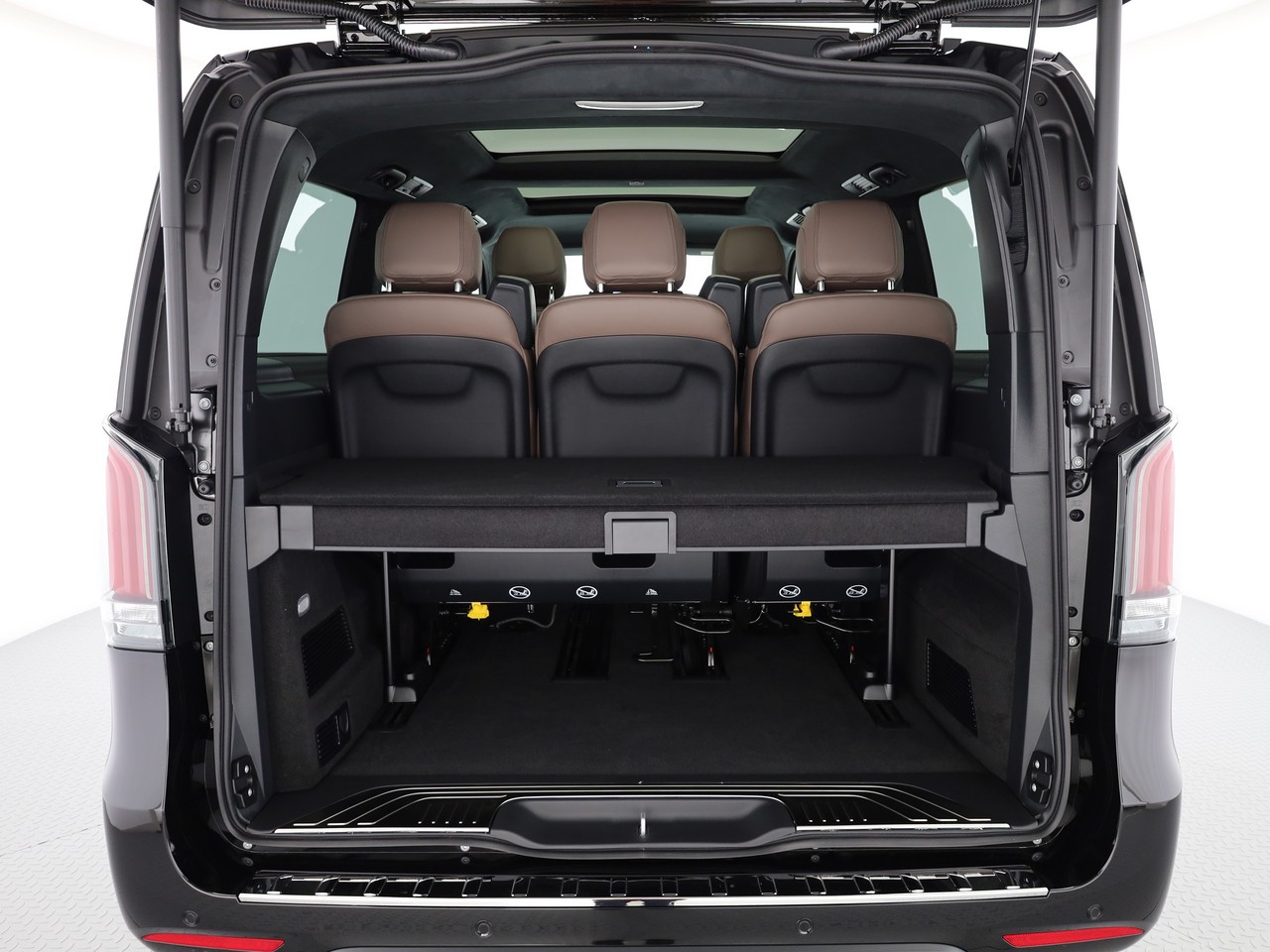MERCEDES-BENZ V 300 d lang 4Matic Swiss Edition 9G-Tronic-image-5