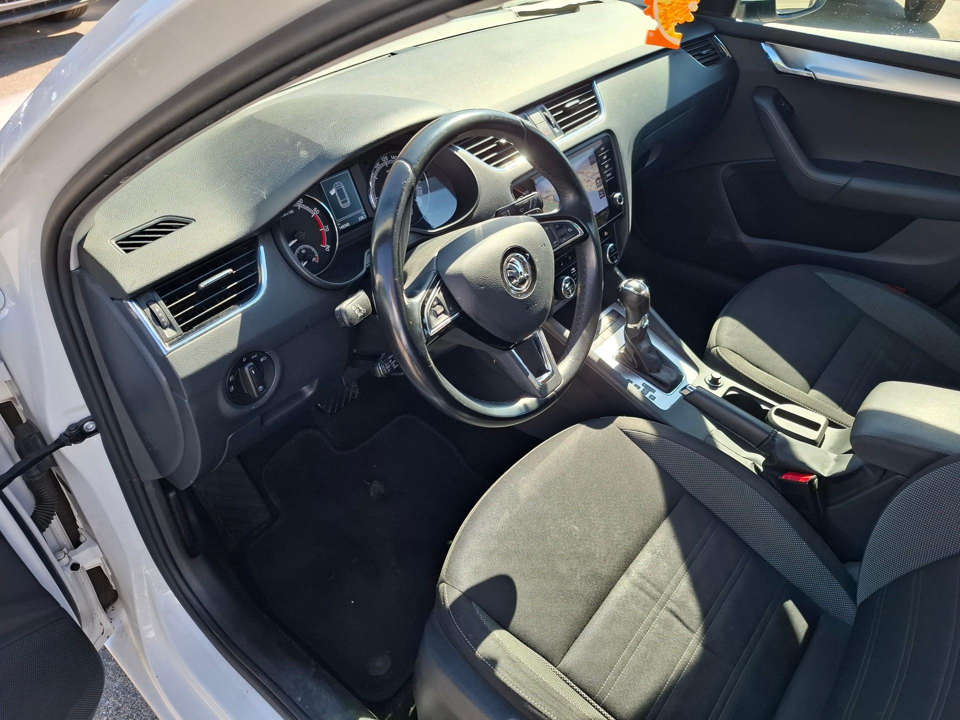 SKODA Octavia Combi 1.5 TSI Ambition DSG-image-6