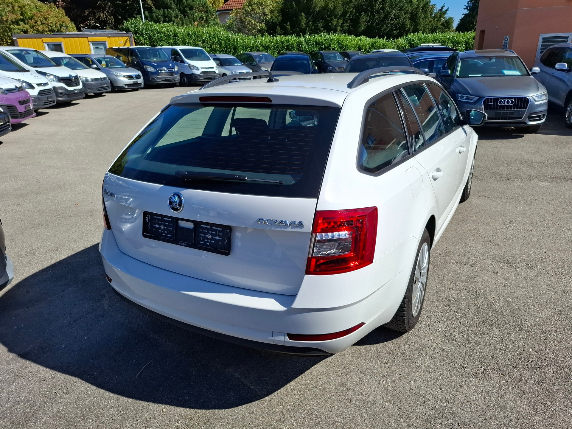 SKODA Octavia Combi 1.5 TSI Ambition DSG-image-1