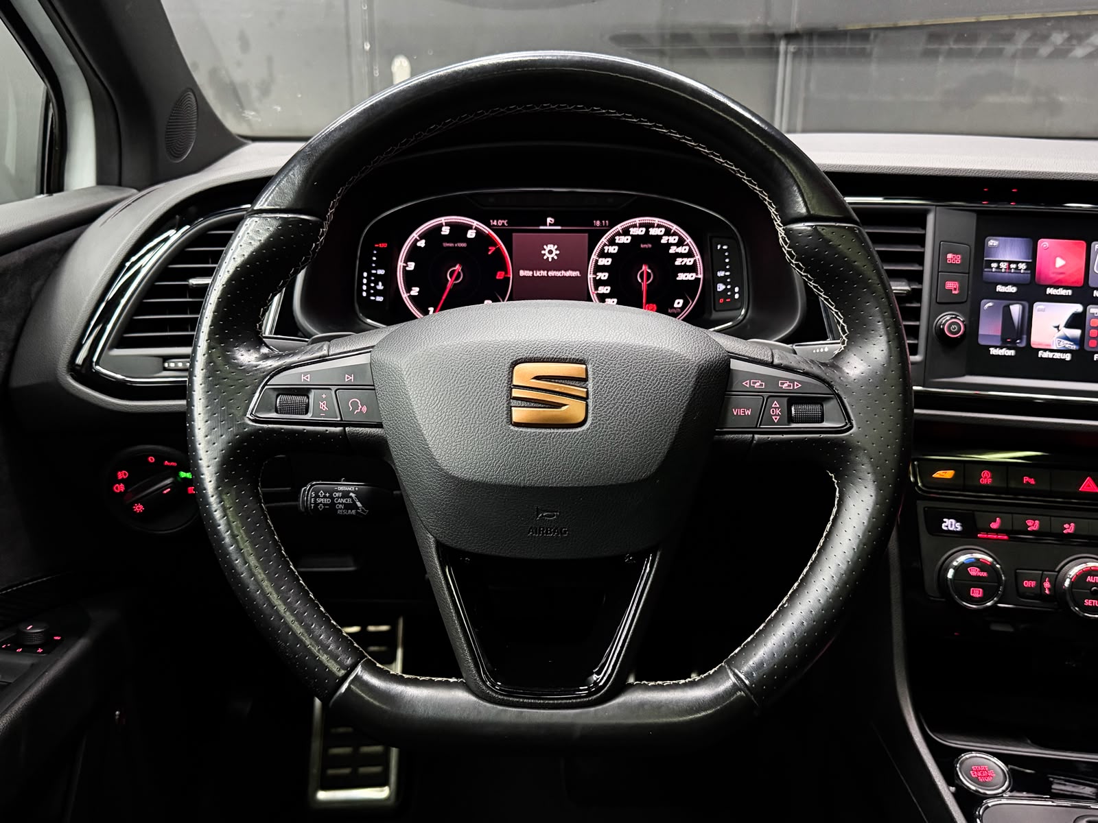 SEAT Leon ST 2.0 TSI Cupra 300 4 Drive DSG Maxton-image-10