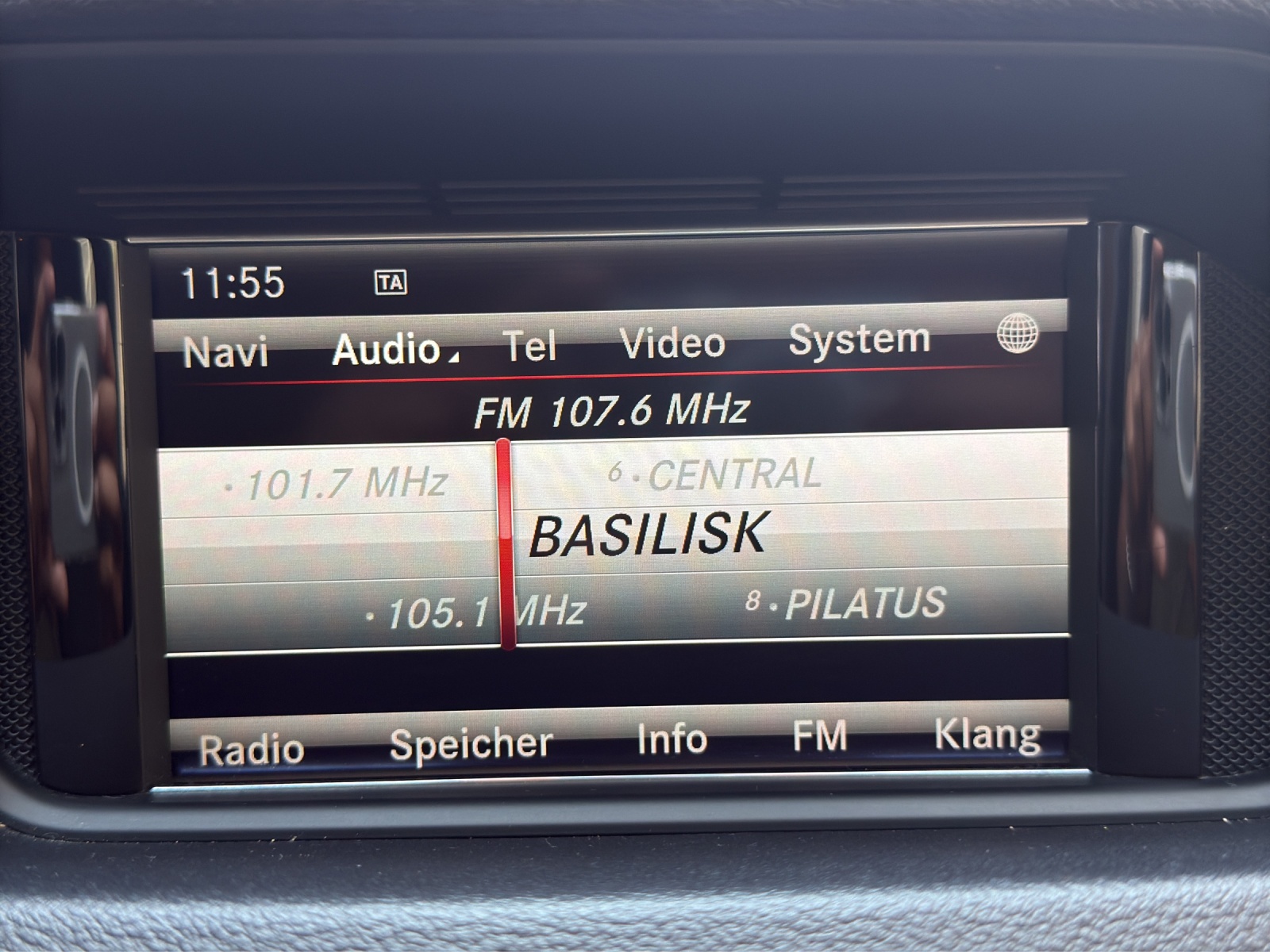 MERCEDES-BENZ E 350 CDI BlueEfficiency 4Matic 7G-Tronic-image-18