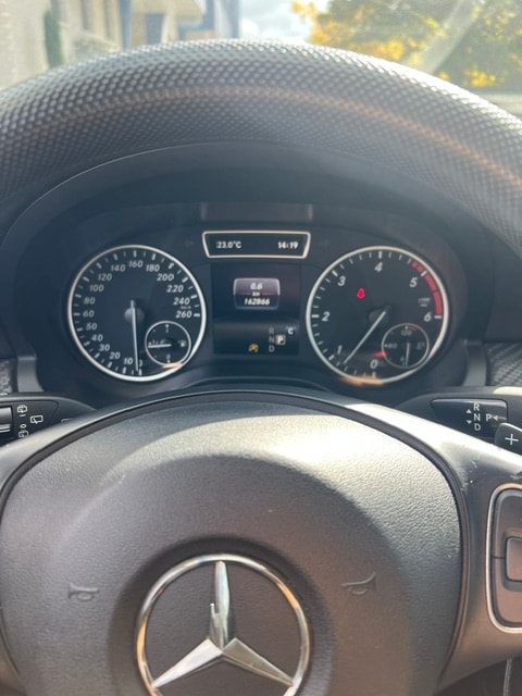 MERCEDES-BENZ GLA 200 CDI 4Matic 7G-DCT-image-6