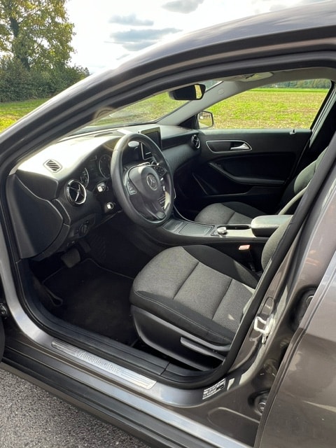 MERCEDES-BENZ GLA 200 CDI 4Matic 7G-DCT-image-4
