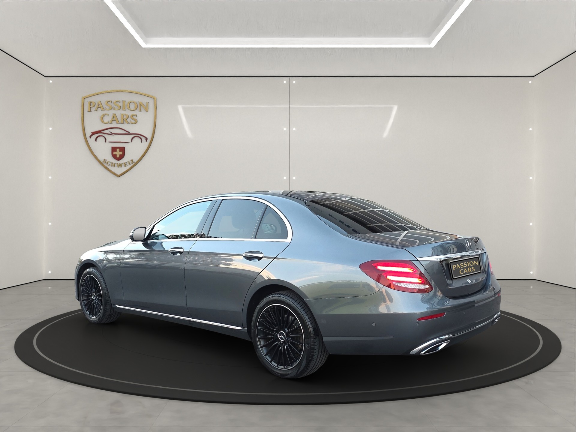 MERCEDES-BENZ E 220 d Avantgarde 9G-Tronic-image-2