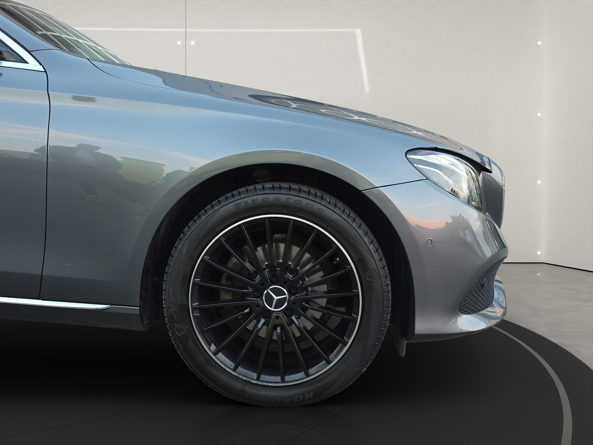 MERCEDES-BENZ E 220 d Avantgarde 9G-Tronic-image-17