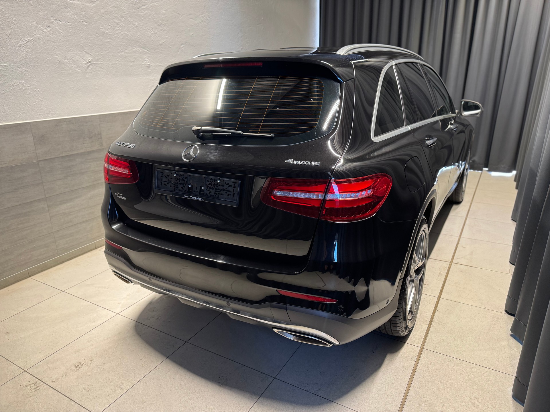 MERCEDES-BENZ GLC 250 AMG Line 4Matic 9G-Tronic (10)-image-5
