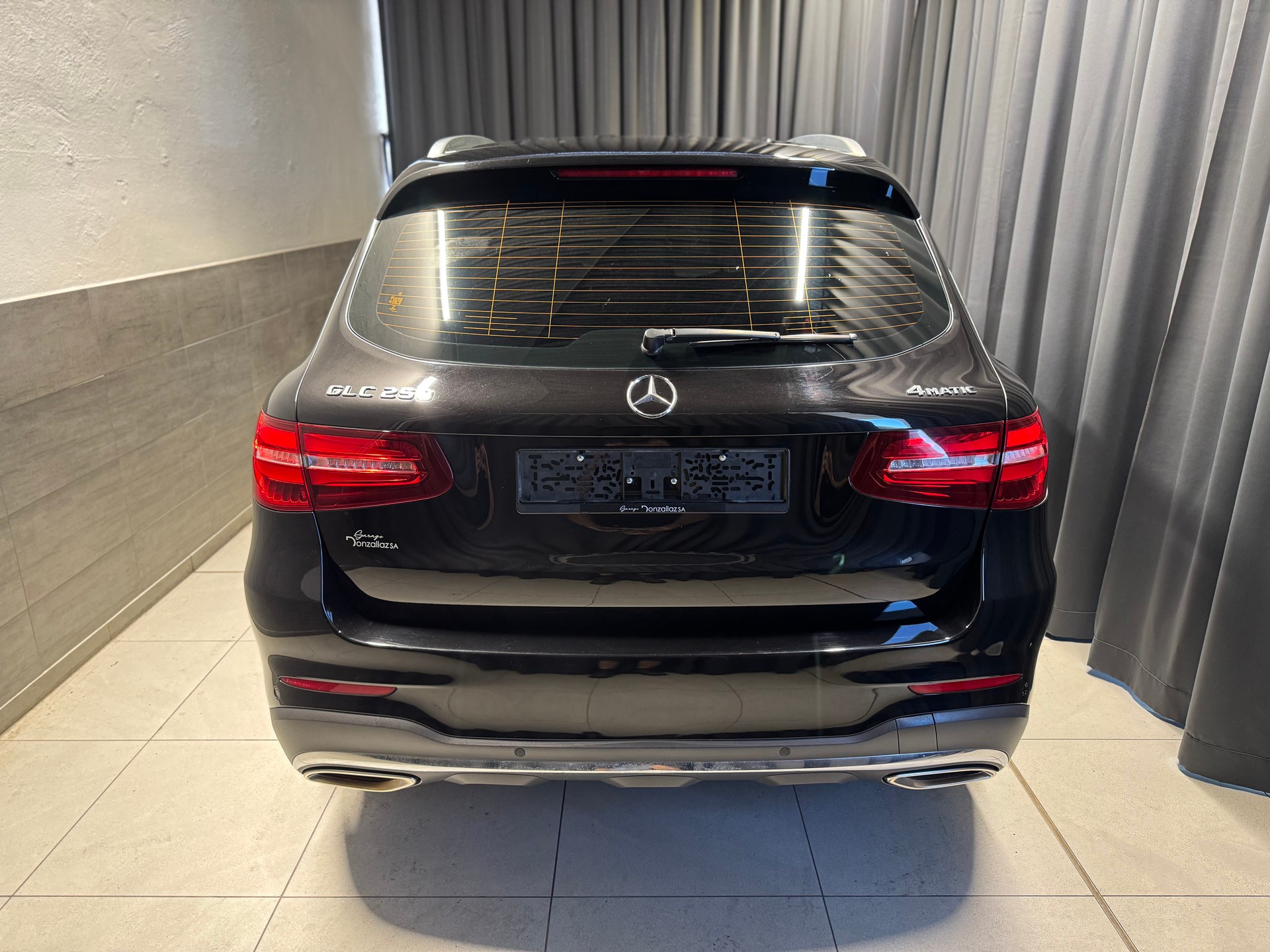 MERCEDES-BENZ GLC 250 AMG Line 4Matic 9G-Tronic (10)-image-4
