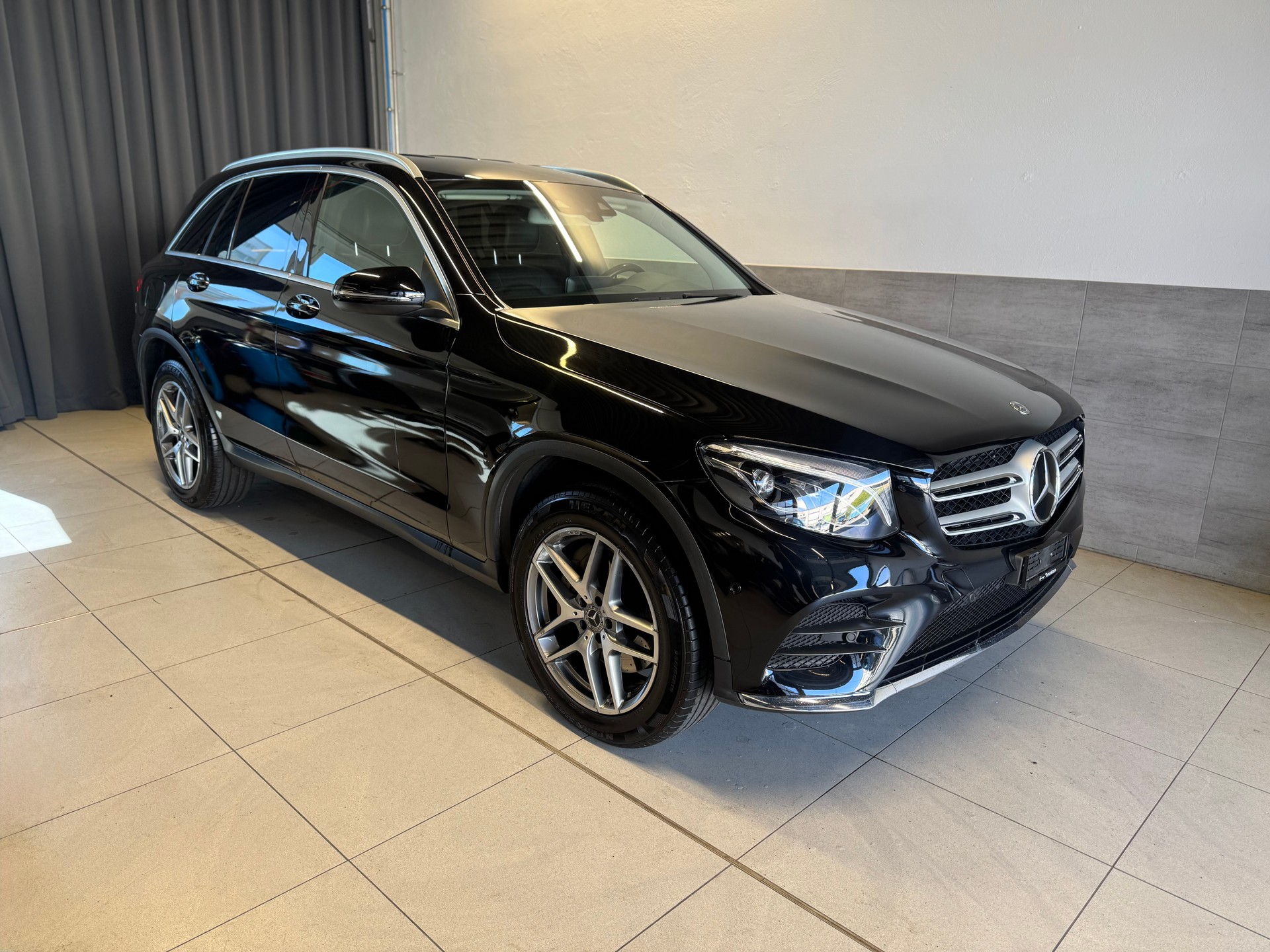 MERCEDES-BENZ GLC 250 AMG Line 4Matic 9G-Tronic (10)-image-0