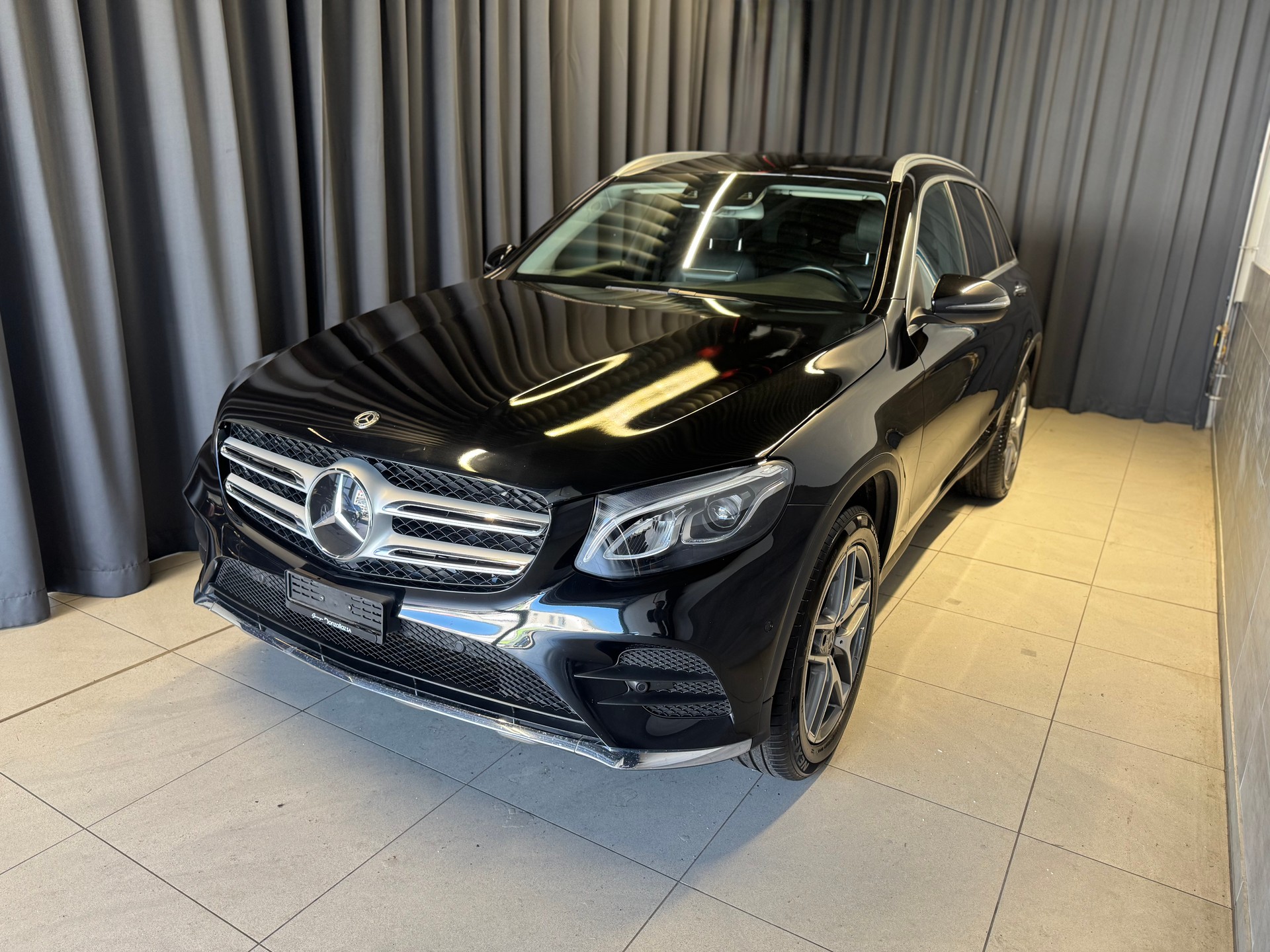 MERCEDES-BENZ GLC 250 AMG Line 4Matic 9G-Tronic (10)-image-2