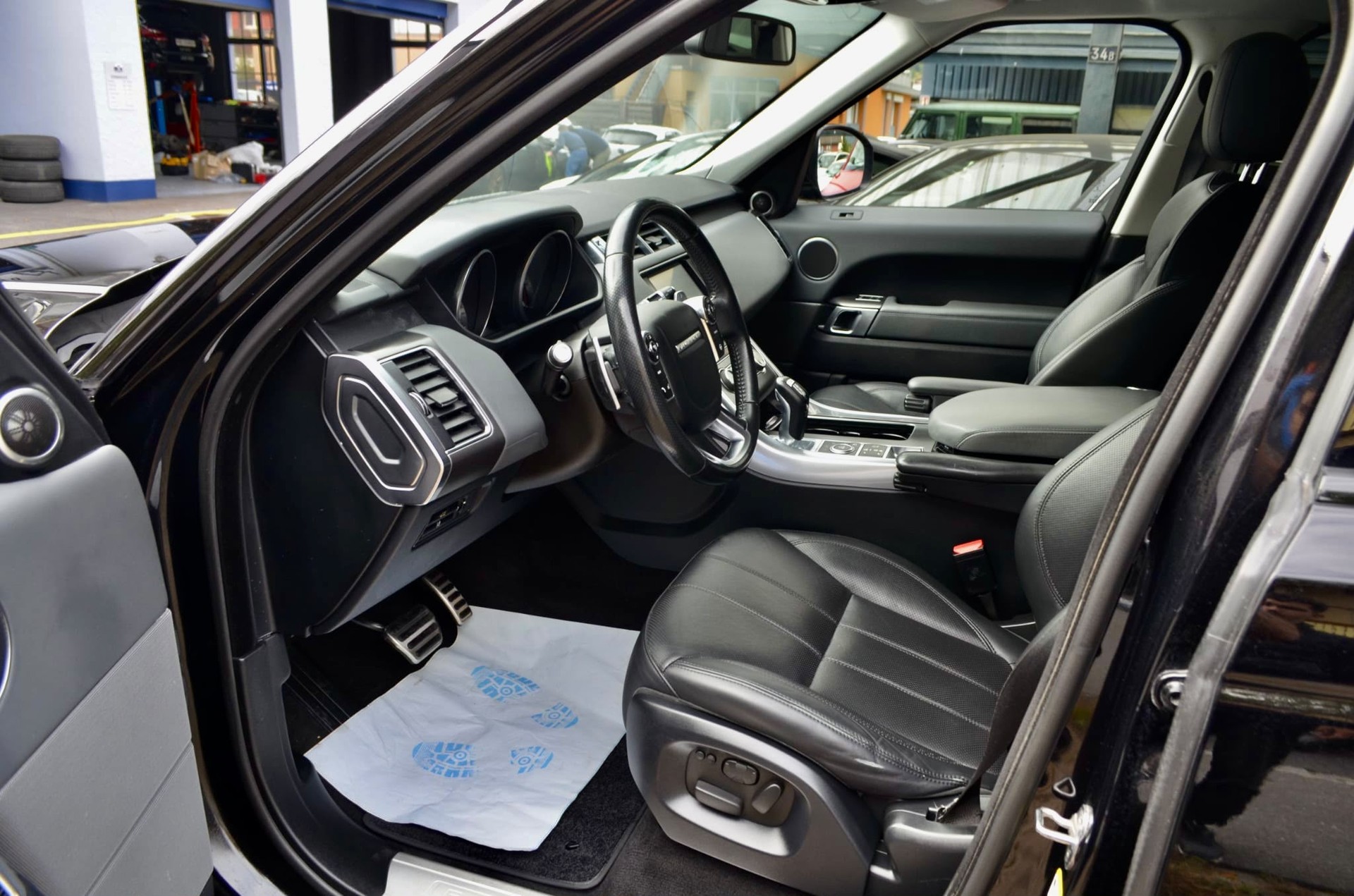 LAND ROVER Range Rover Sport 4.4 SDV8 HSE Automatic-image-6