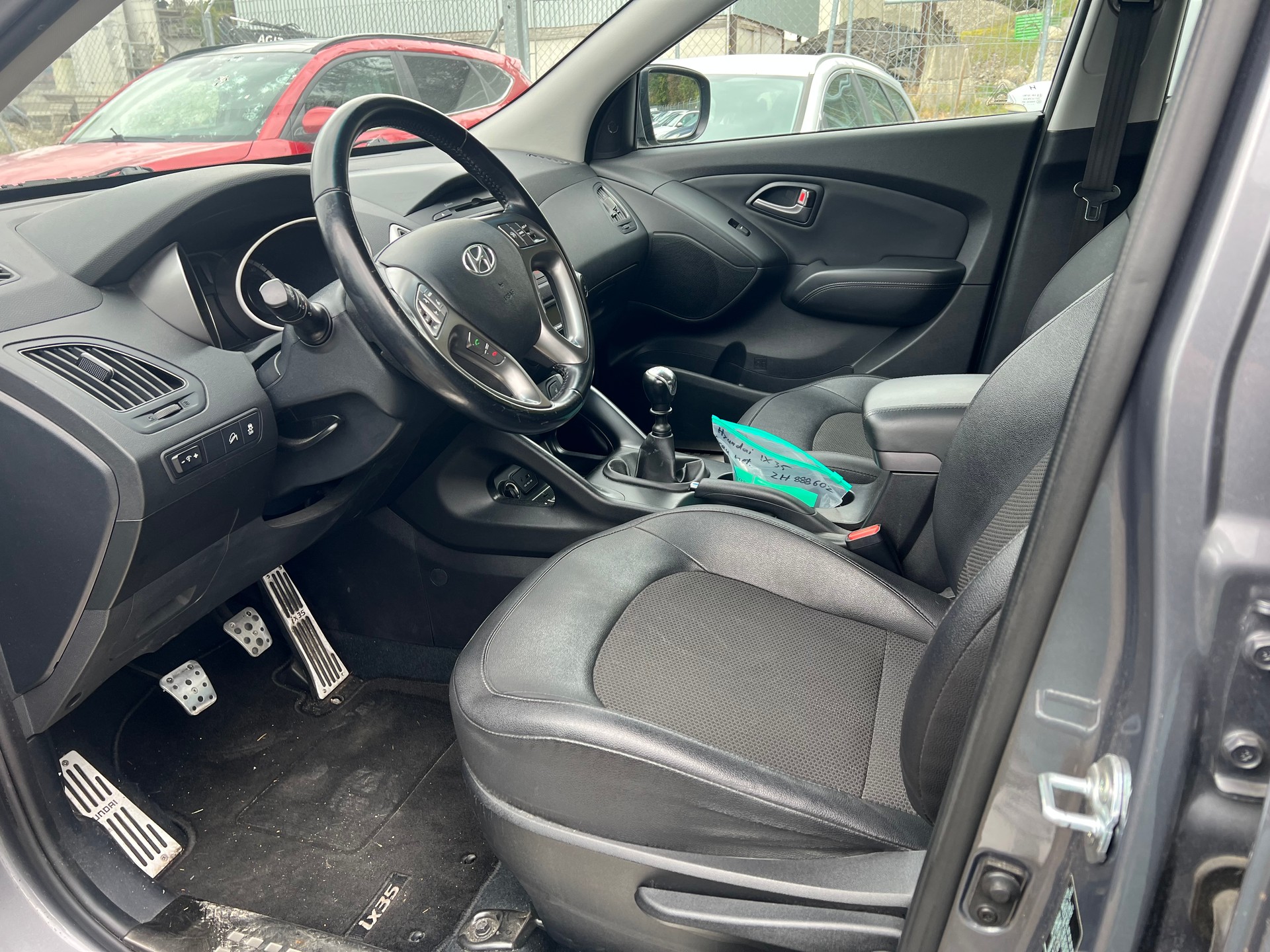 HYUNDAI iX 35 2.0 Style 4WD-image-6