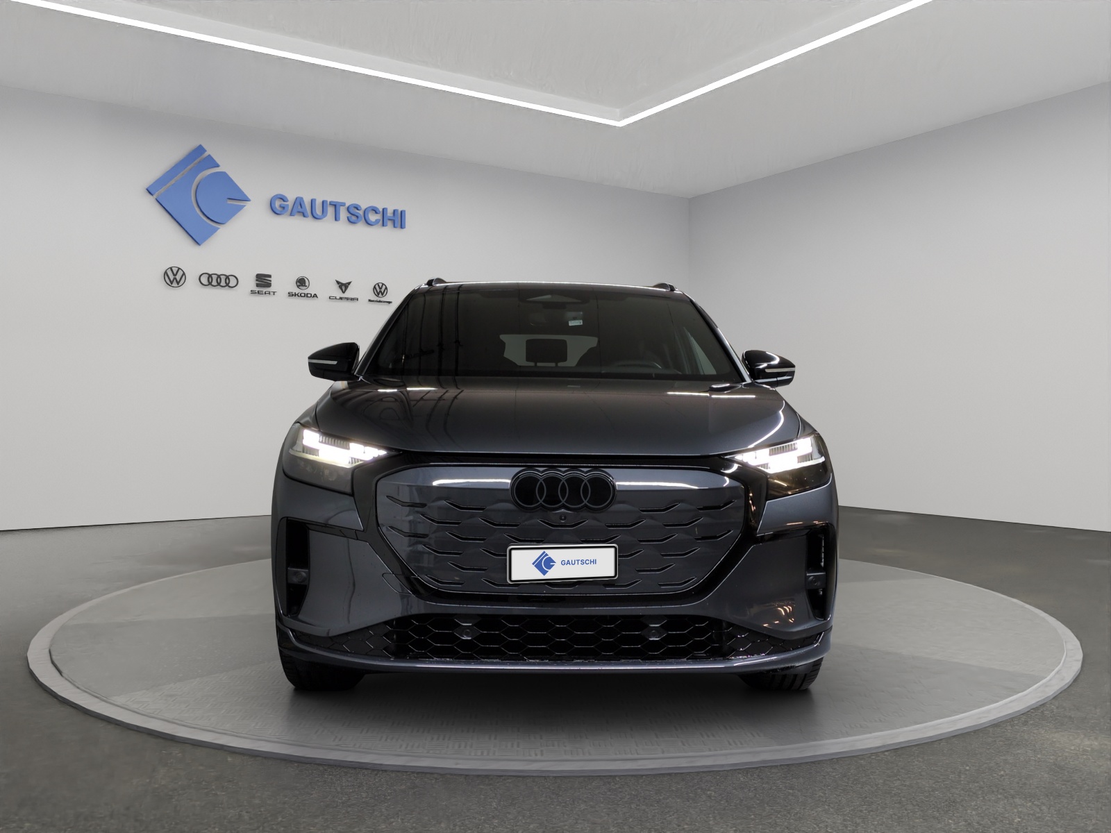 AUDI Q4 e-tron SUV quattro performance Swiss Ski-image-4