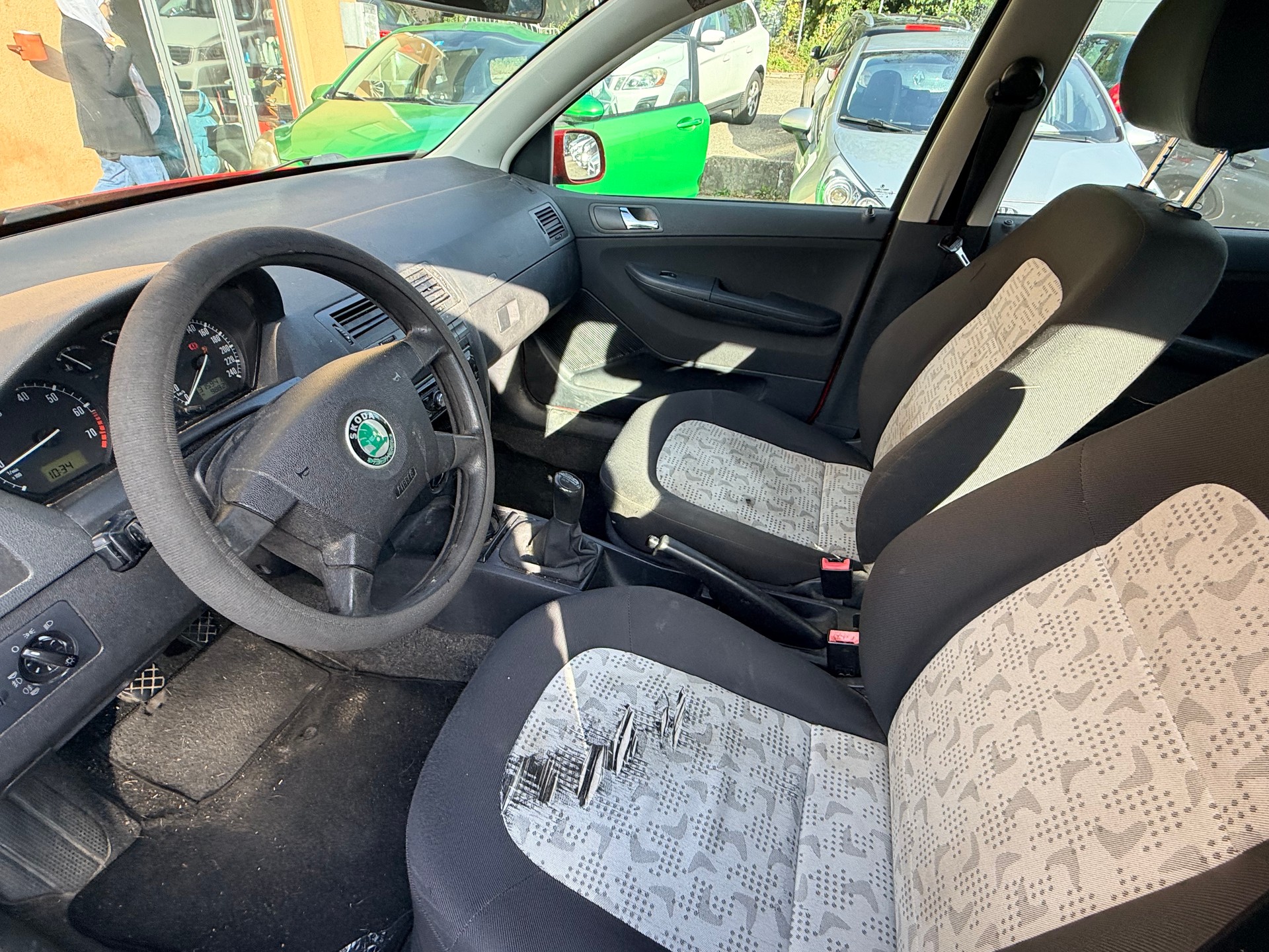 SKODA Fabia 1.4 16V Elegance-image-11