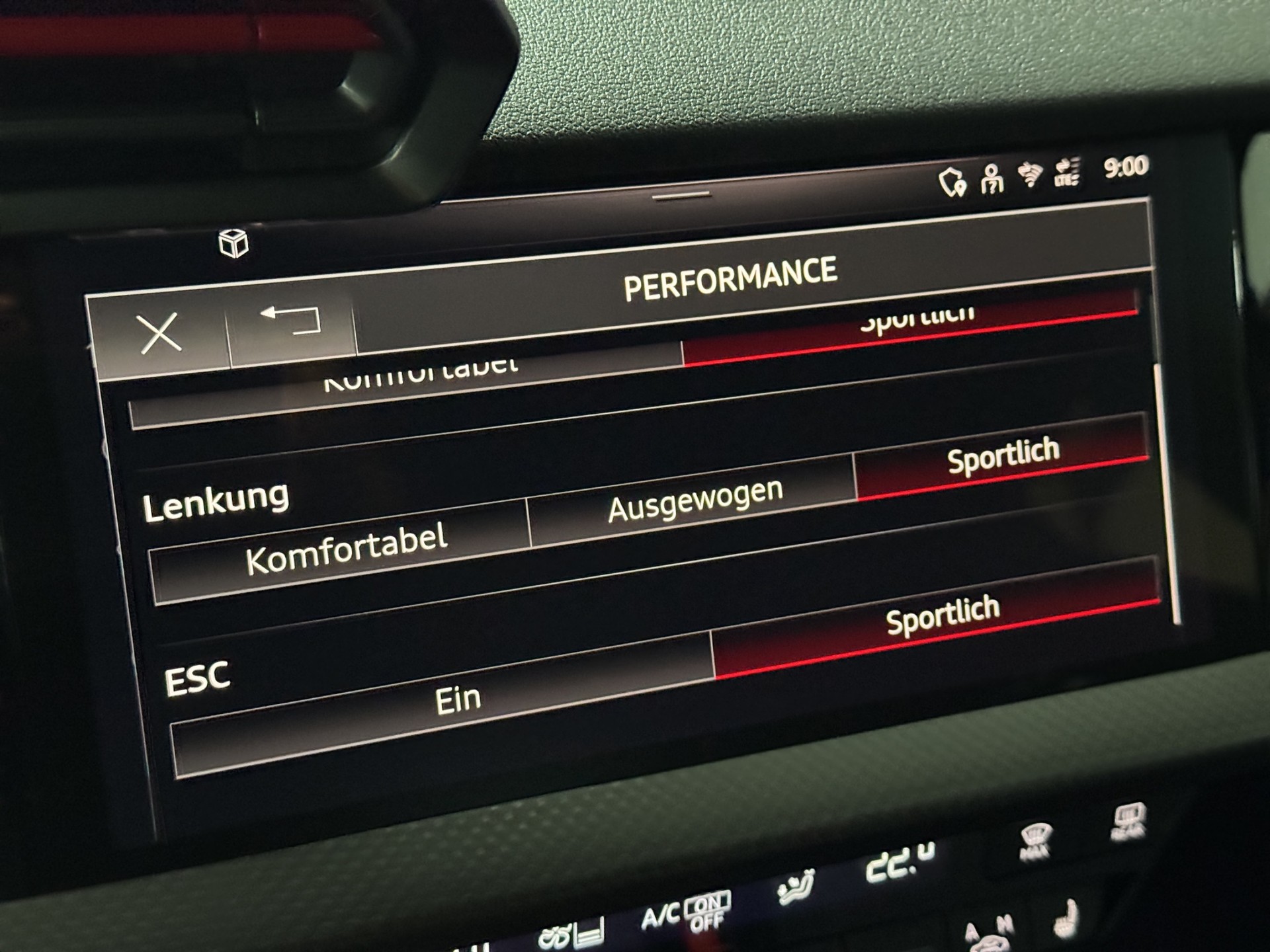 AUDI RS3 Limousine 2.5 TSI quattro S-tronic " Rs-Carbon Paket inkl.-Schalensitze-Keramikbremsen"-image-29