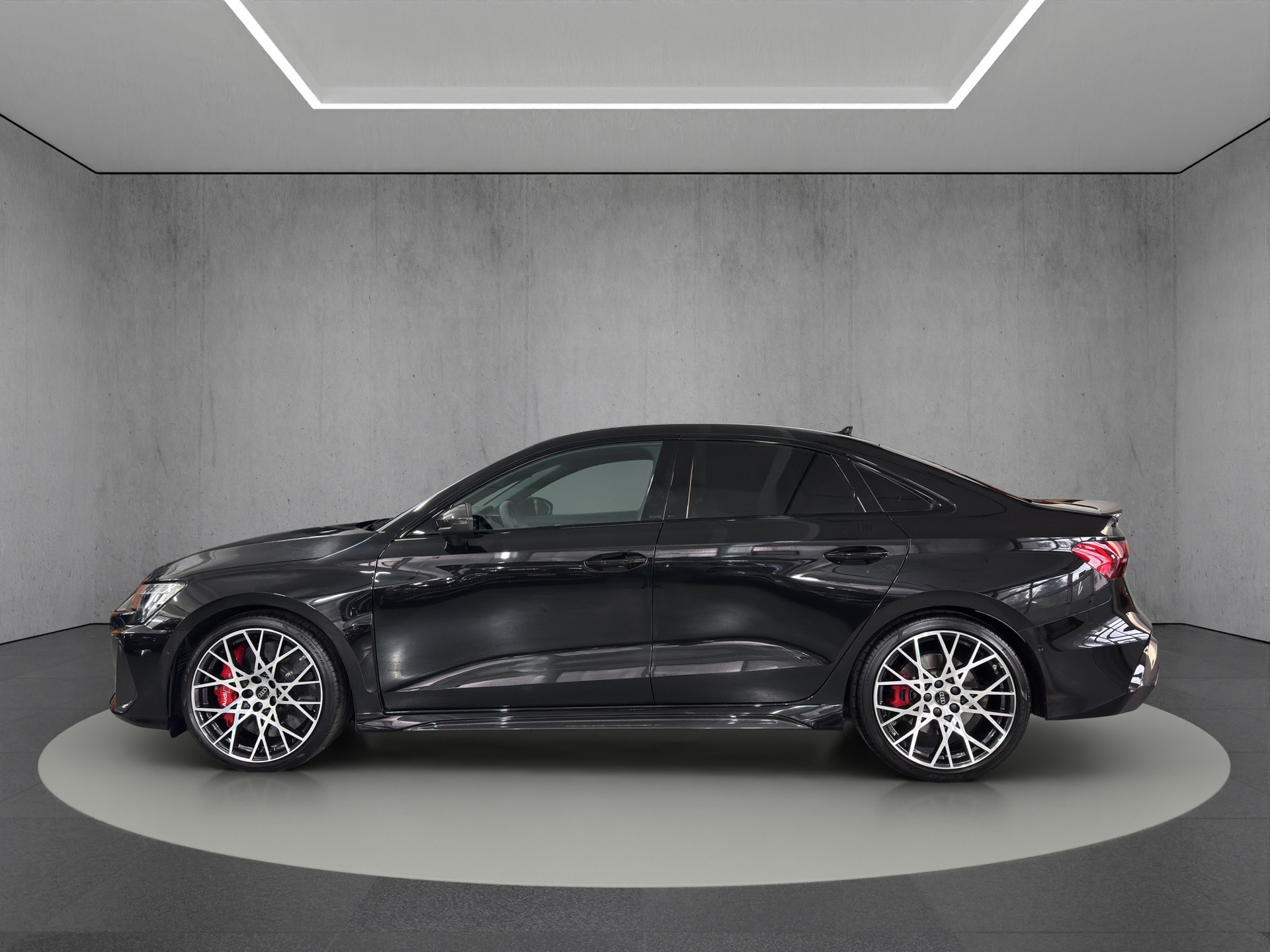 AUDI RS3 Limousine 2.5 TSI quattro S-tronic " Rs-Carbon Paket inkl.-Schalensitze-Keramikbremsen"-image-2
