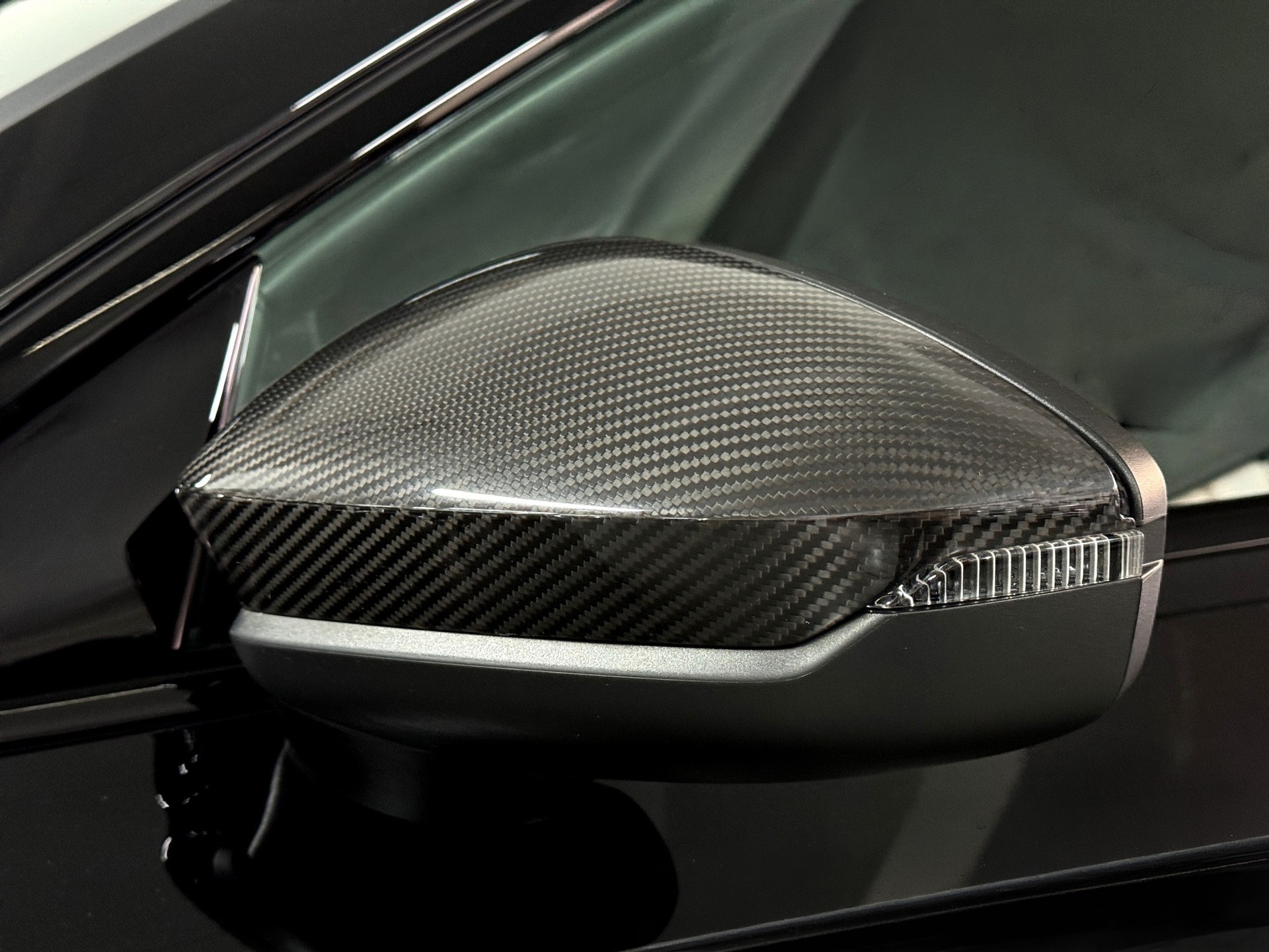 AUDI RS3 Limousine 2.5 TSI quattro S-tronic " Rs-Carbon Paket inkl.-Schalensitze-Keramikbremsen"-image-5