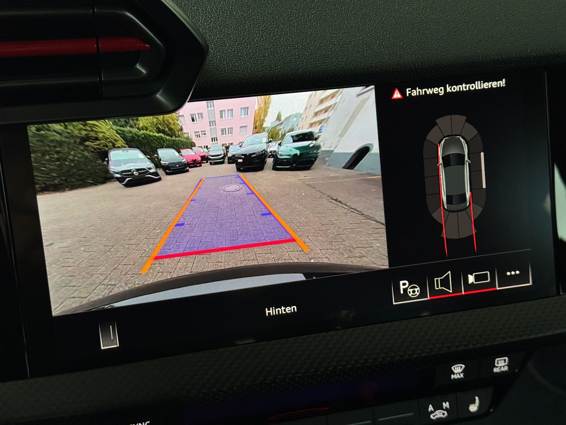 AUDI RS3 Limousine 2.5 TSI quattro S-tronic " Rs-Carbon Paket inkl.-Schalensitze-Keramikbremsen"-image-24