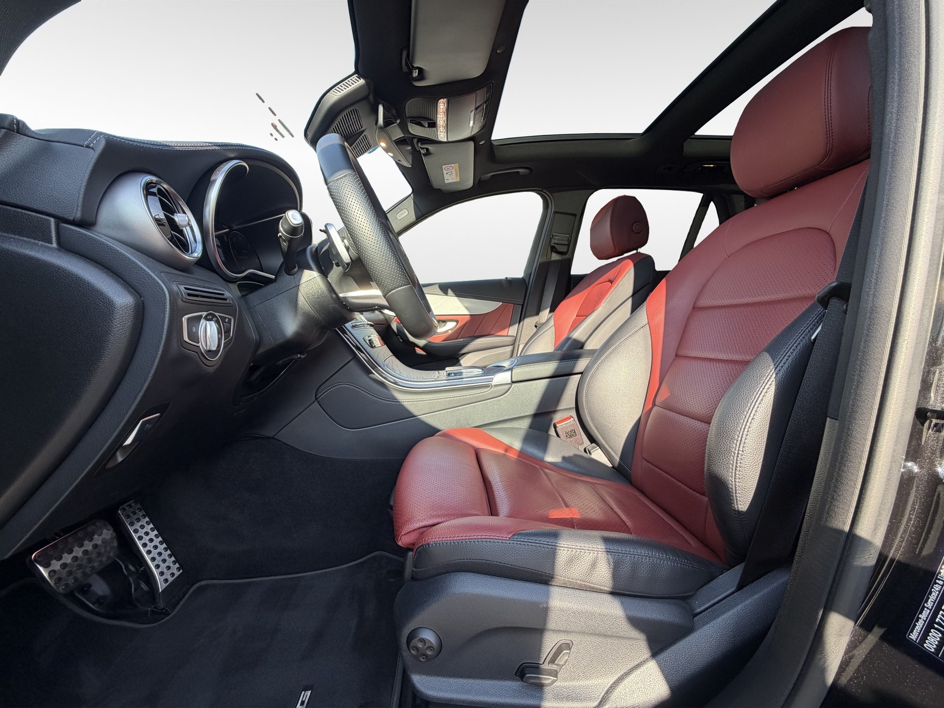 MERCEDES-BENZ GLC 220 d AMG Line 4Matic 9G-Tronic-image-9