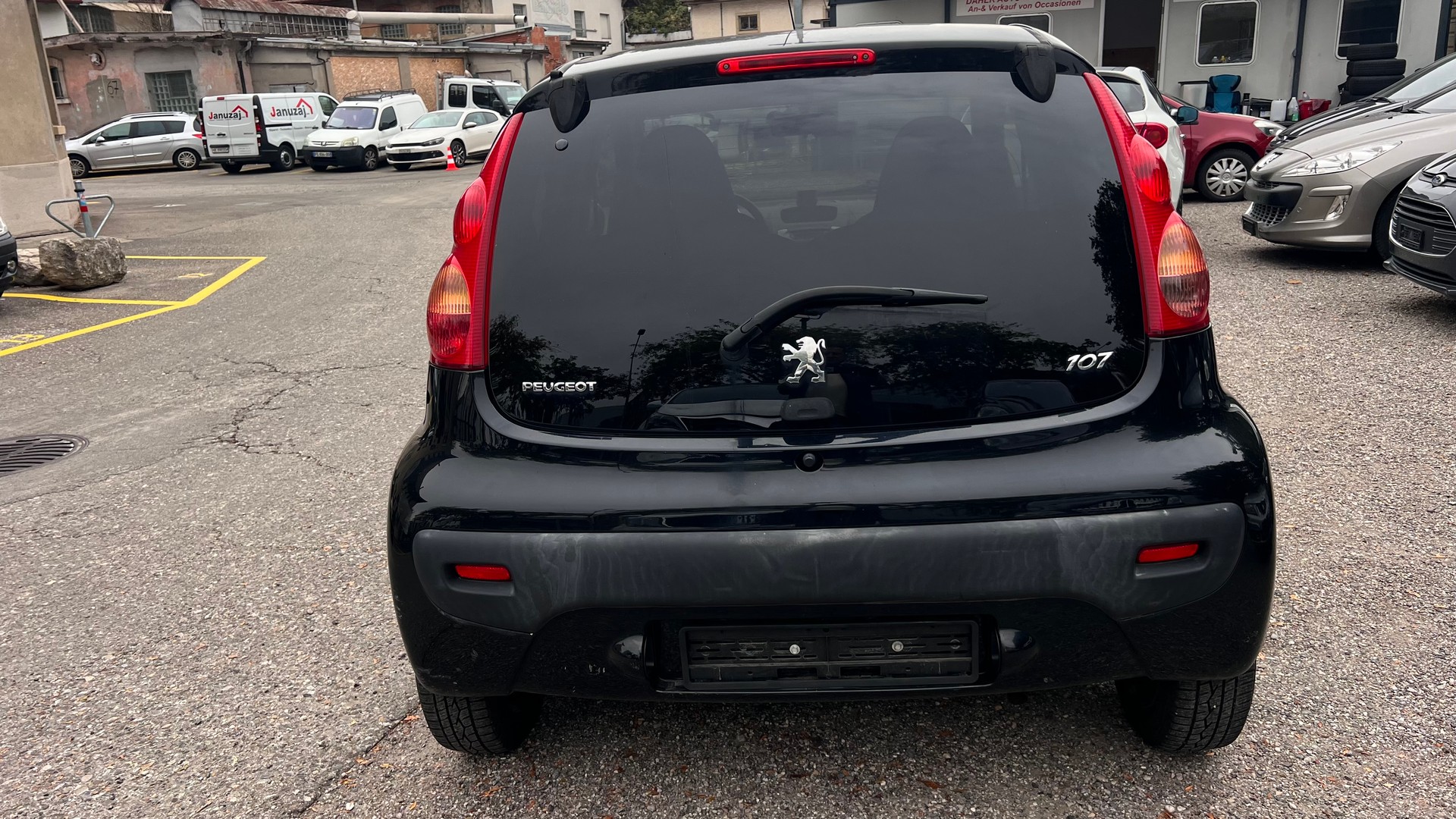 PEUGEOT 107 1.0 Trendy-image-3