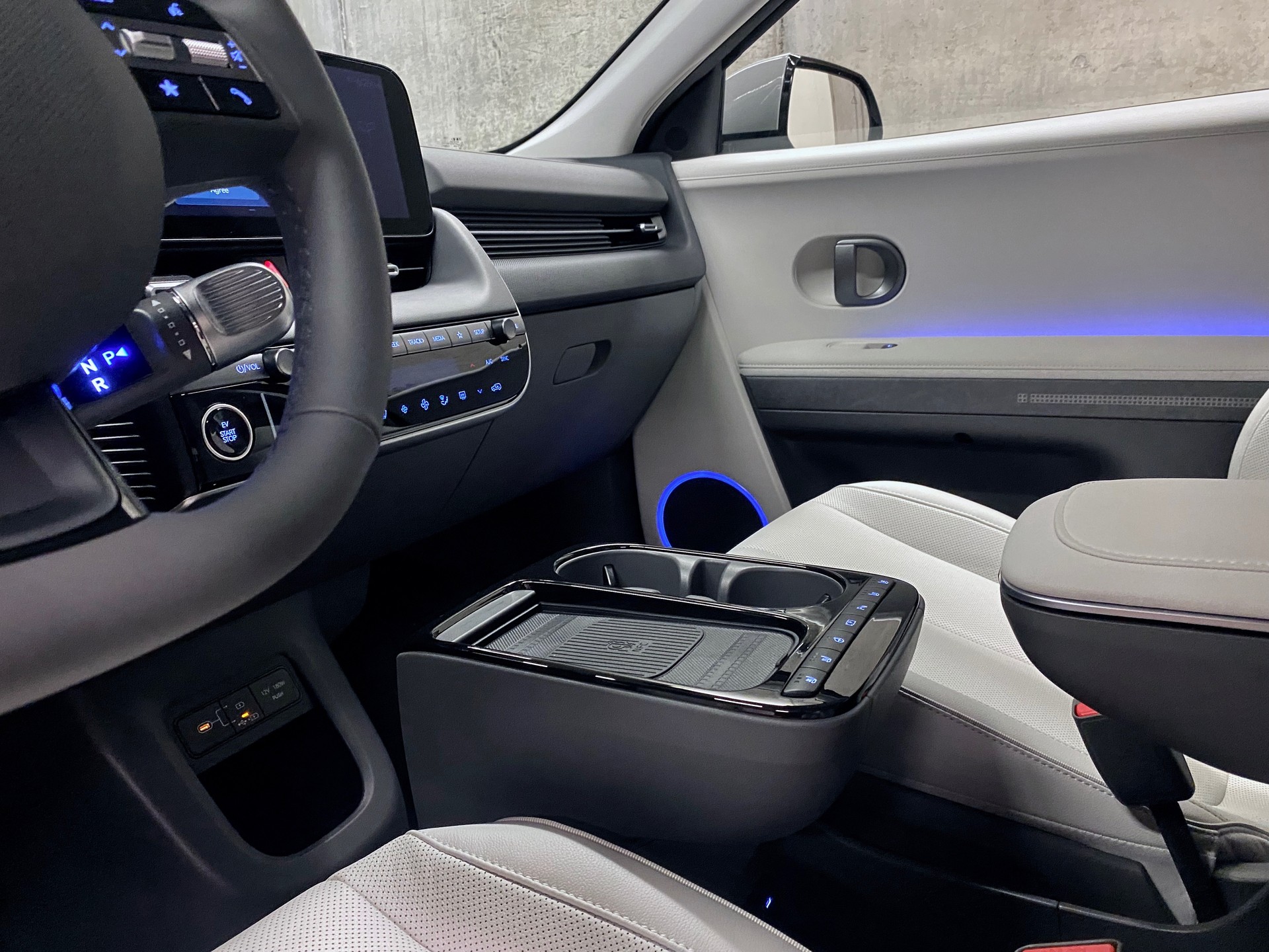 HYUNDAI Ioniq 5 *Swiss*Vertex*84kWh*Facelift*4WD*-image-16