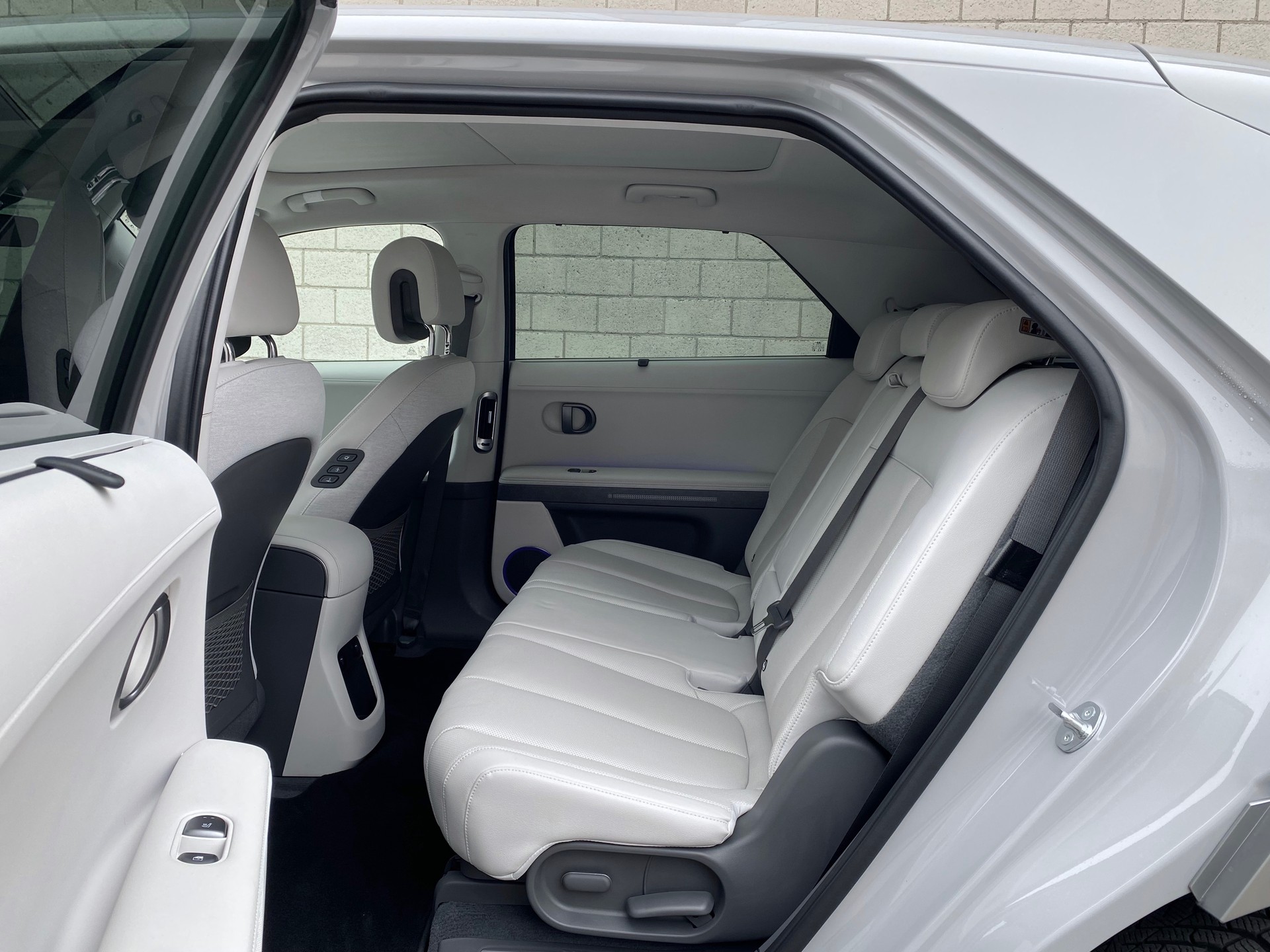 HYUNDAI Ioniq 5 *Swiss*Vertex*84kWh*Facelift*4WD*-image-9