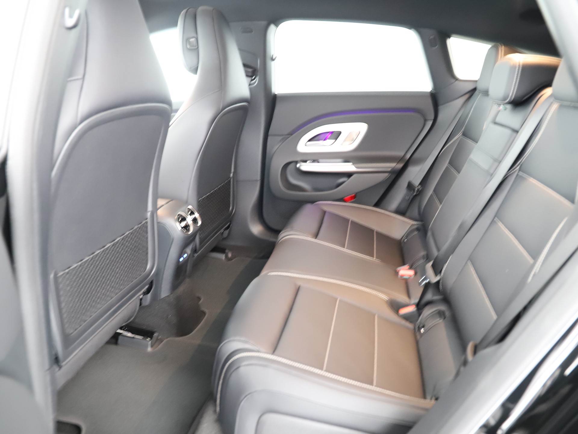 MERCEDES-BENZ CLA SB 350 4M 85 kWh EQ-image-10