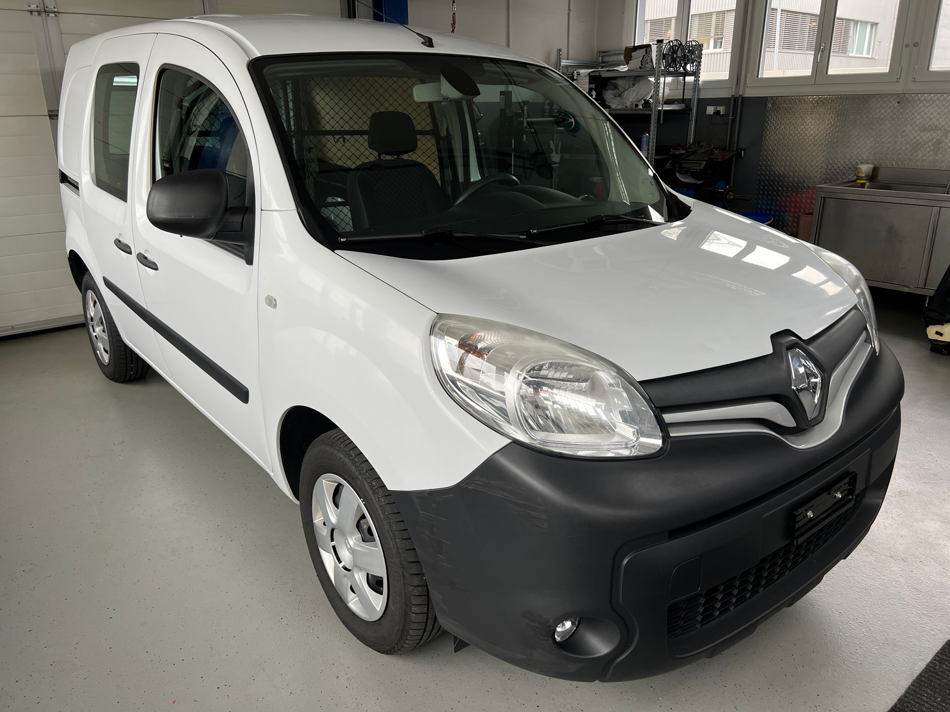 RENAULT Kangoo Medium TCe 115 Business A-image-1