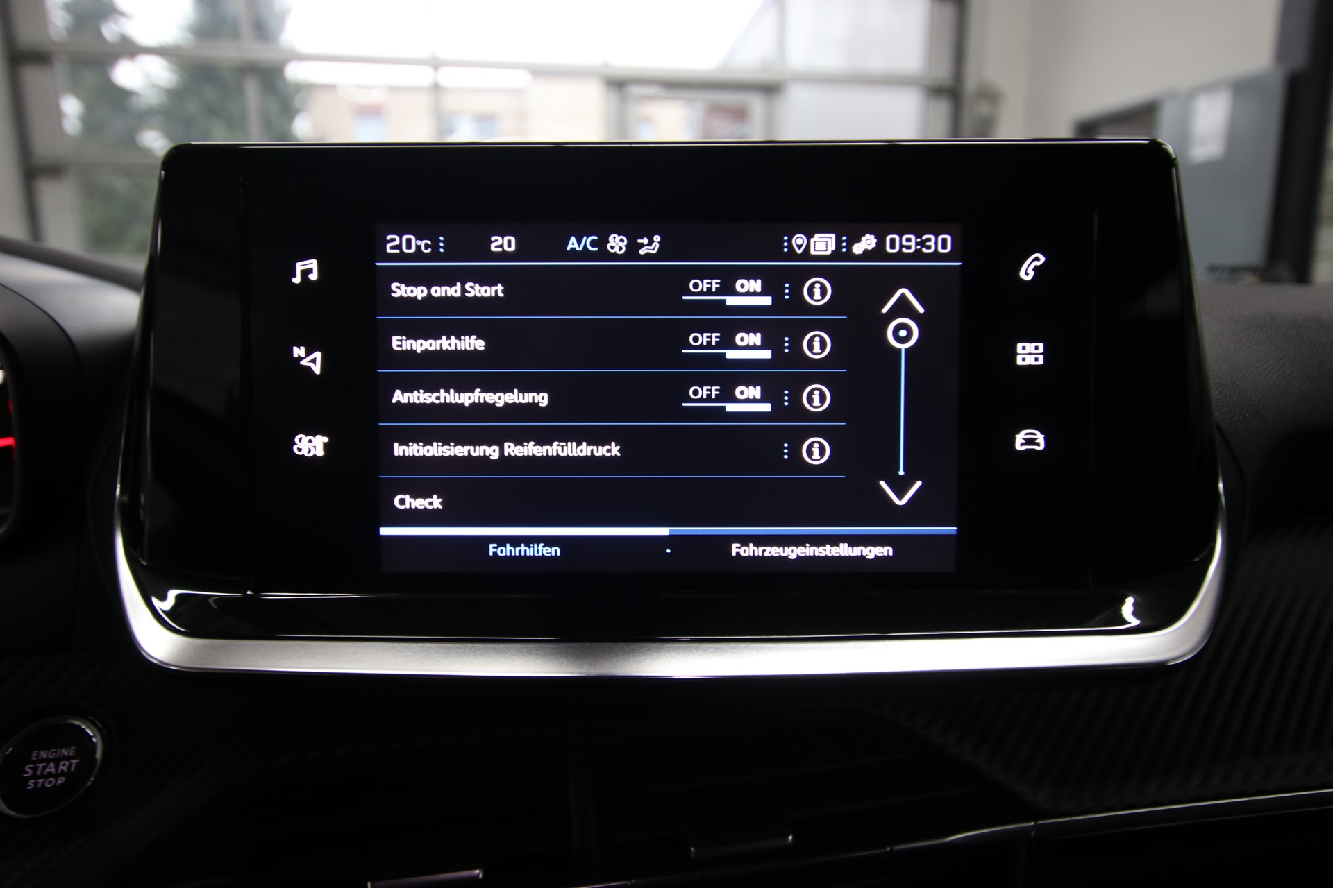 PEUGEOT 2008 1.2 PureTech Allure Pack EAT8-image-21