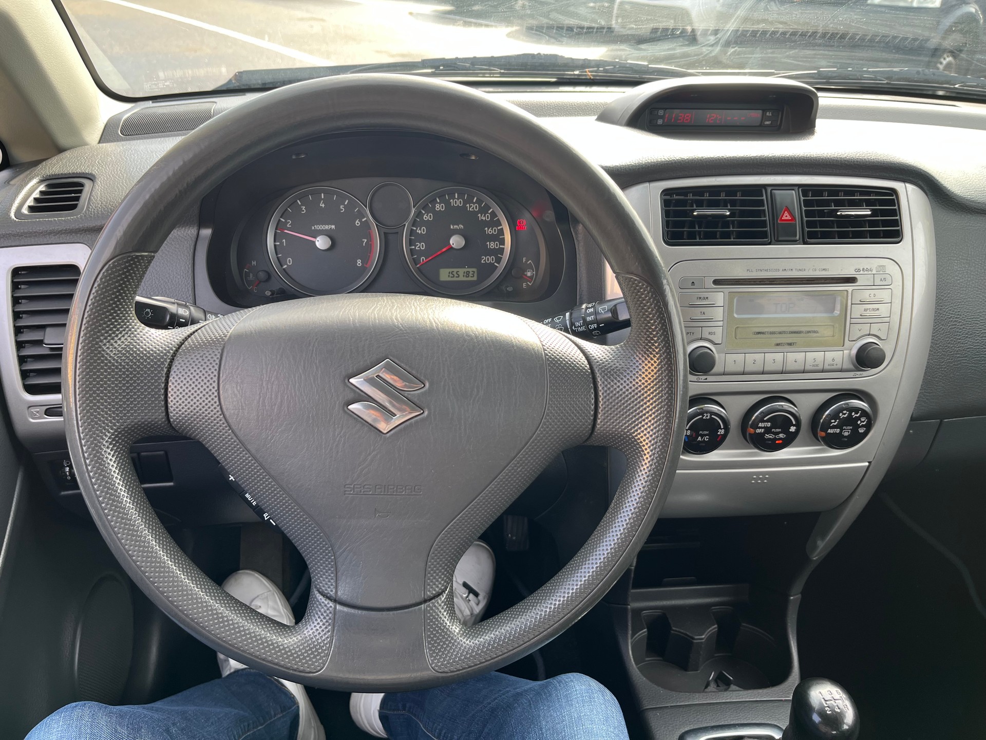 SUZUKI Liana 1.6 16V GL Top 4WD-image-8