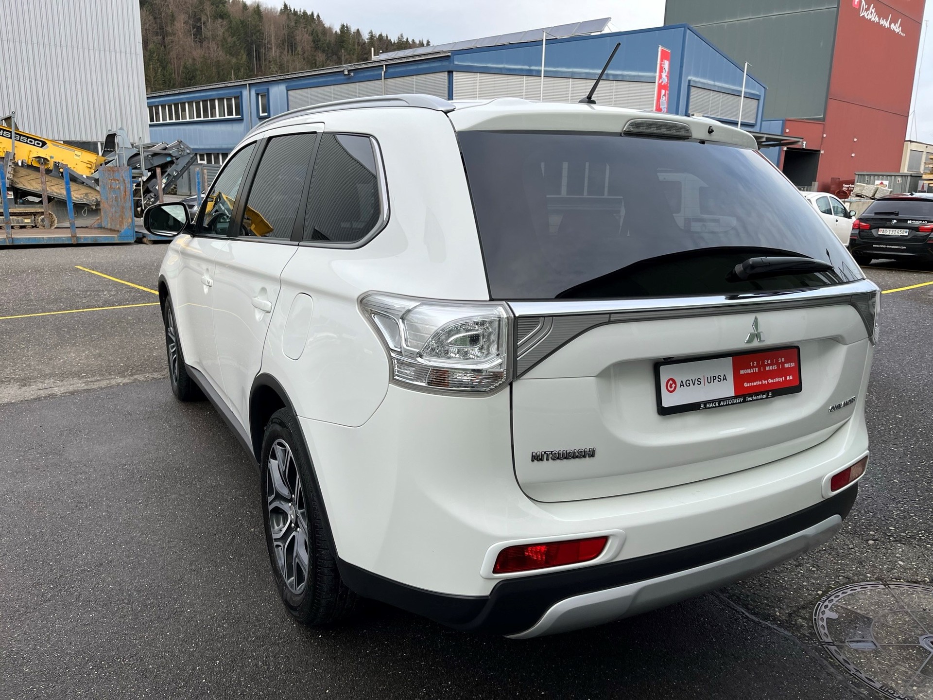 MITSUBISHI Outlander 2.2 DID Style 4WD Automatic-image-6