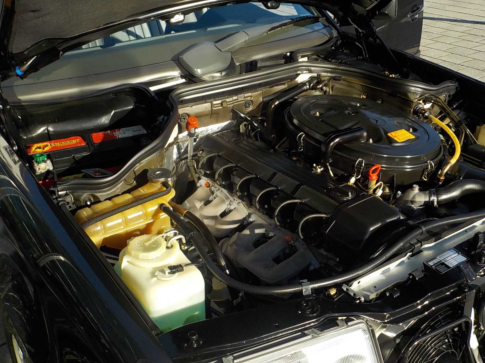 MERCEDES-BENZ 260 E lang-image-11